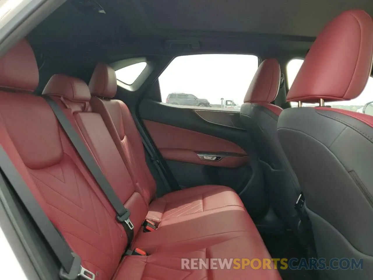 11 fotografías del automóvil dañado JTJHGCEZ2N2007709 LEXUS NX 350 2022