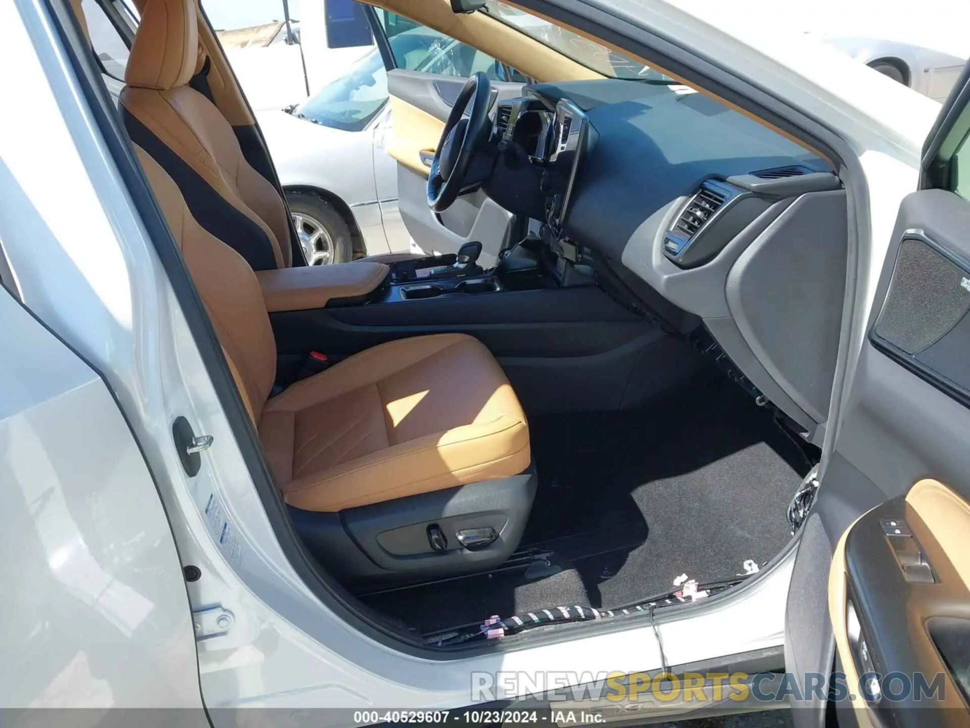 5 fotografías del automóvil dañado JTJHGCEZ8N2007570 LEXUS NX 350 2022