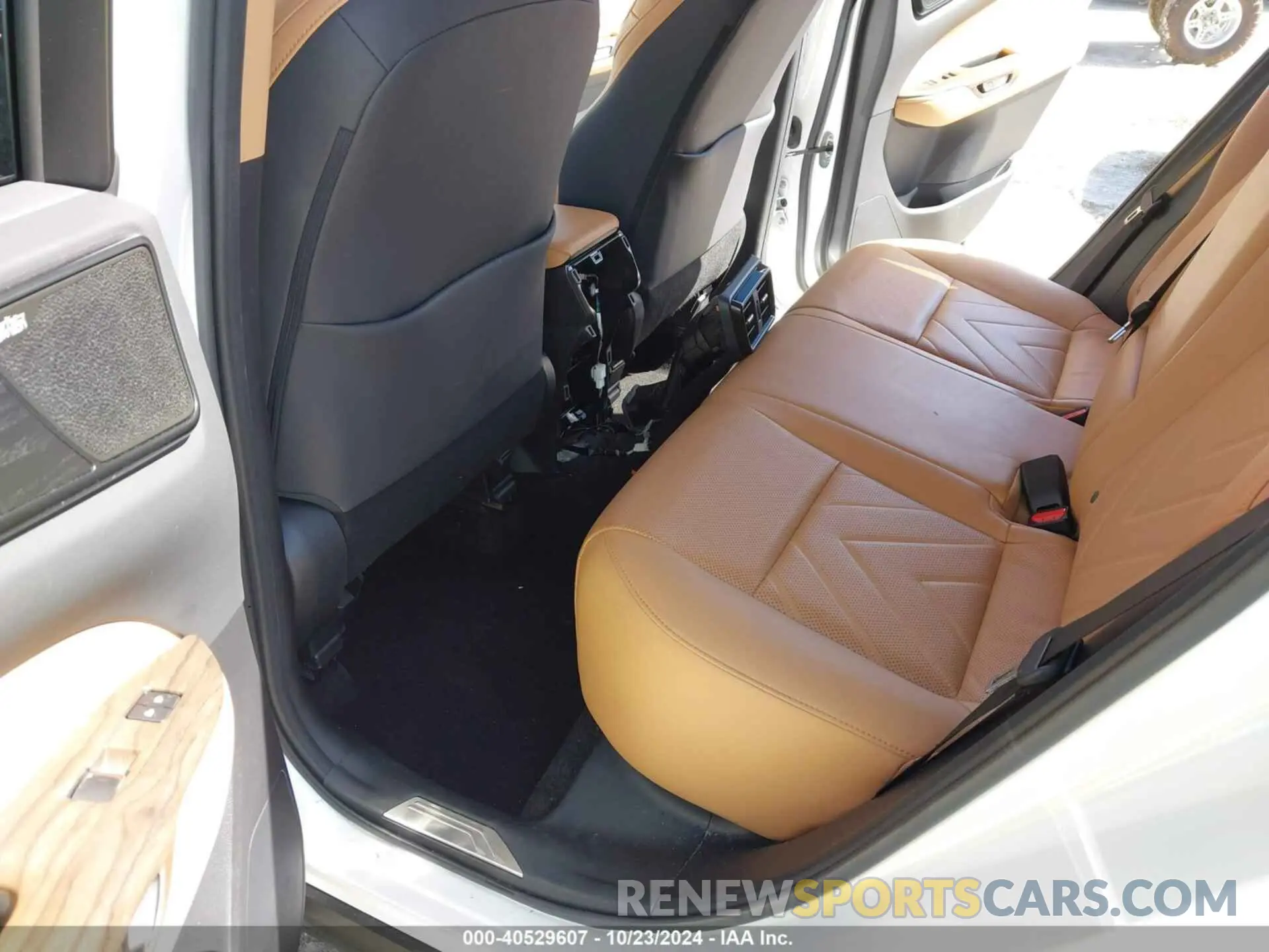 8 fotografías del automóvil dañado JTJHGCEZ8N2007570 LEXUS NX 350 2022