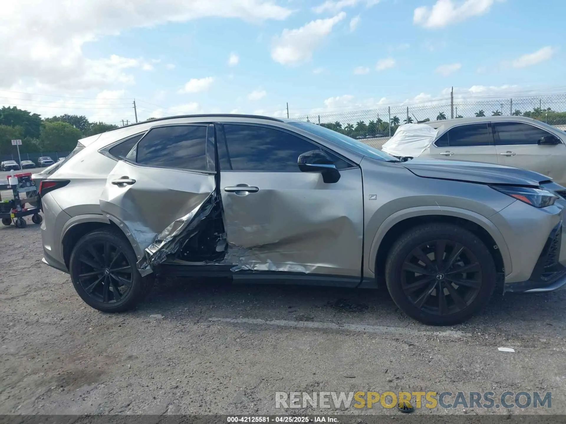 13 fotografías del automóvil dañado JTJKGCEZXN5001287 LEXUS NX 350 2022