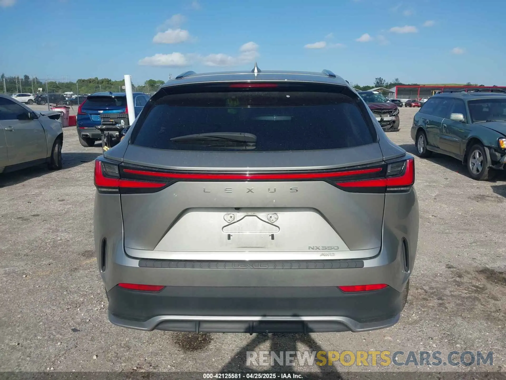 16 fotografías del automóvil dañado JTJKGCEZXN5001287 LEXUS NX 350 2022