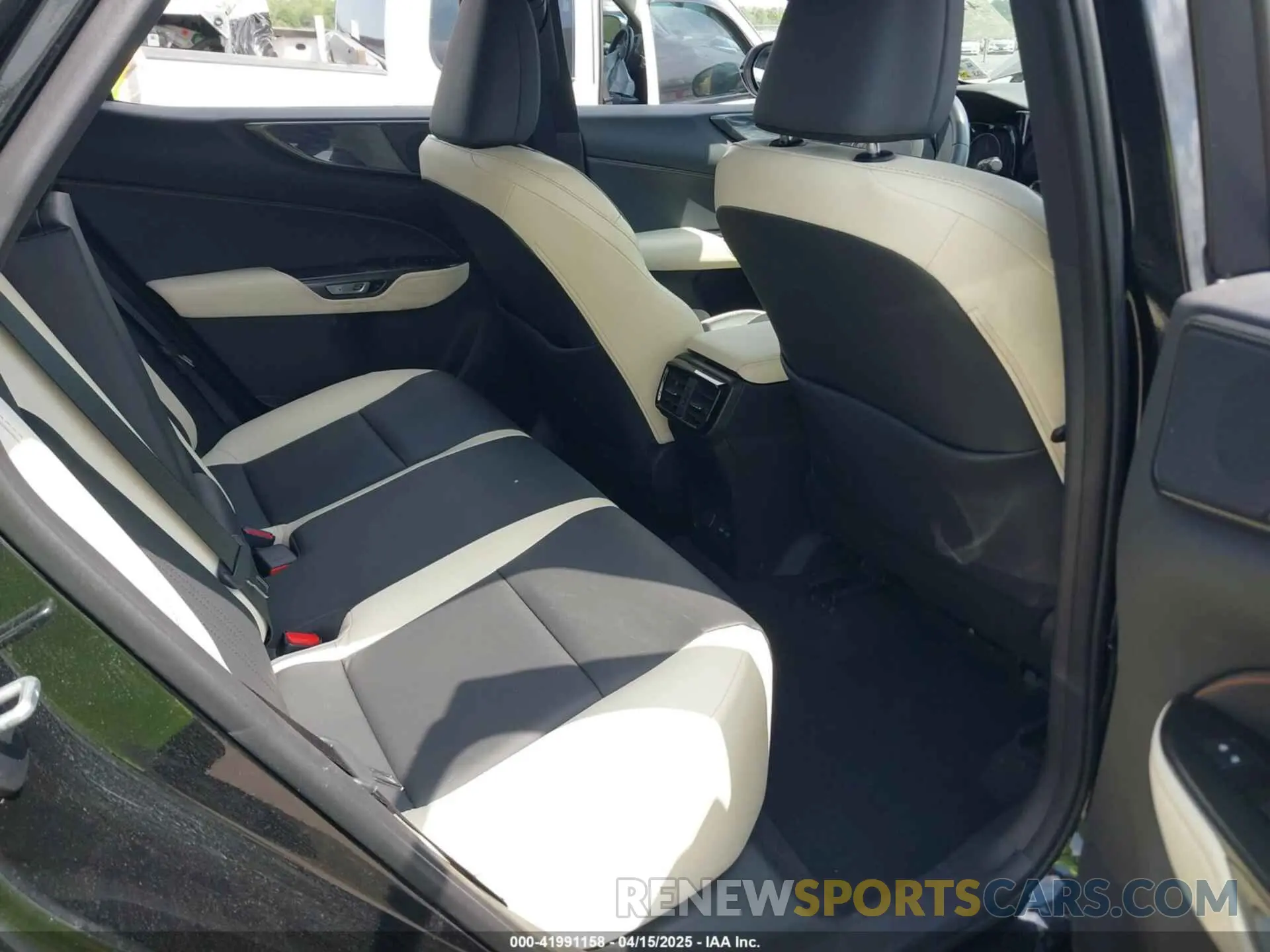 8 fotografías del automóvil dañado 2T2GGCEZ6PC026648 LEXUS NX 350 2023