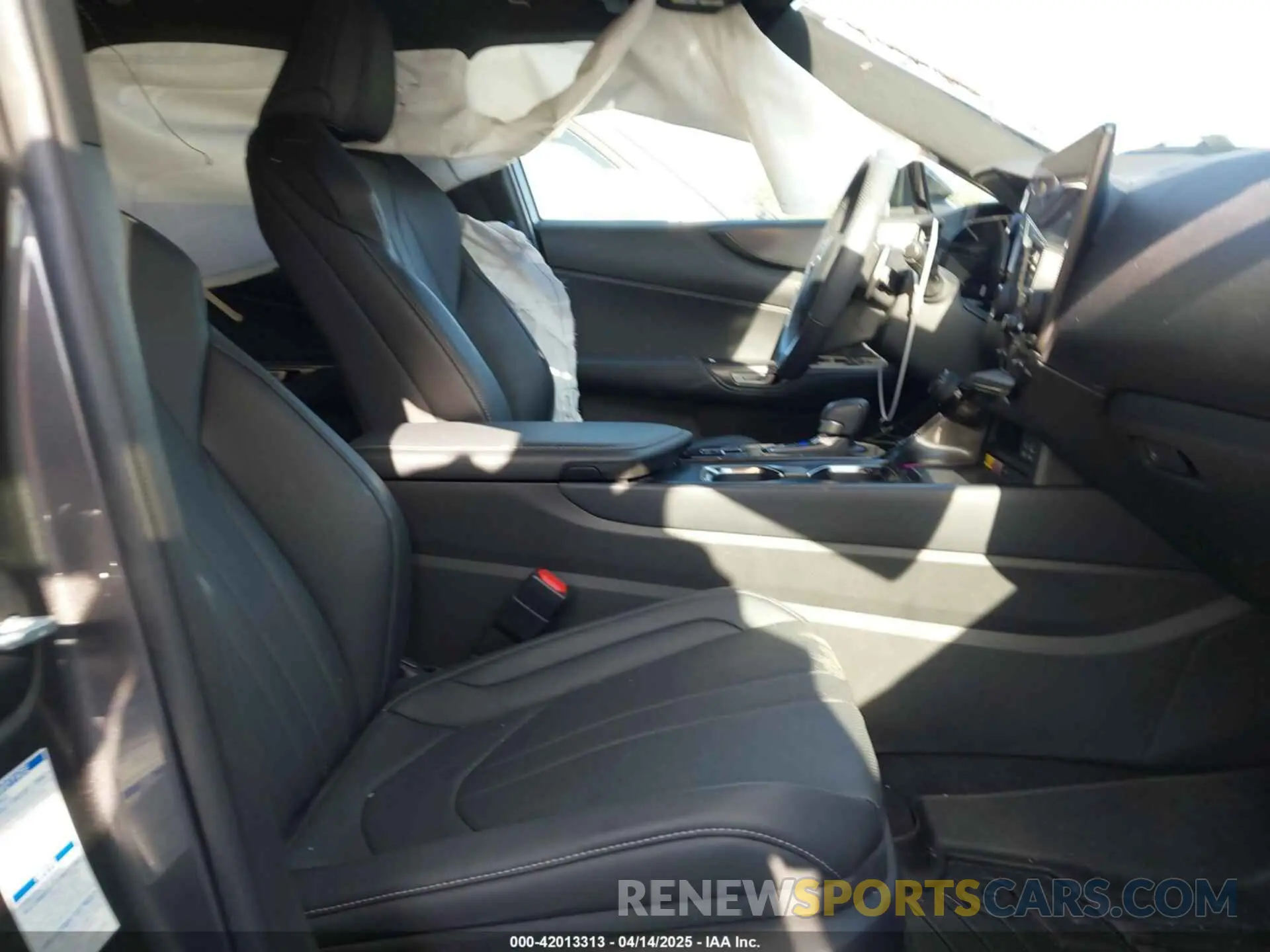 5 fotografías del automóvil dañado 2T2KGCEZXPC018496 LEXUS NX 350 2023