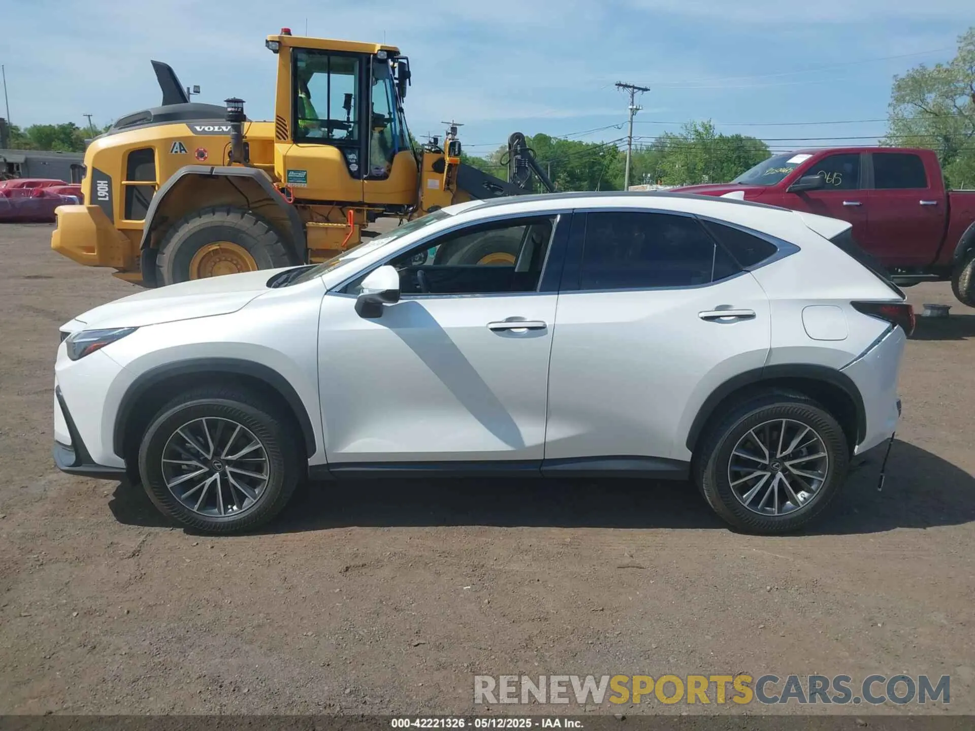 14 fotografías del automóvil dañado JTJGGCEZ1P5005429 LEXUS NX 350 2023