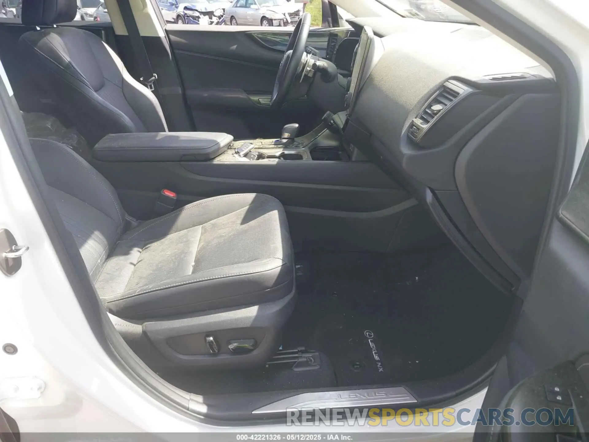 5 fotografías del automóvil dañado JTJGGCEZ1P5005429 LEXUS NX 350 2023