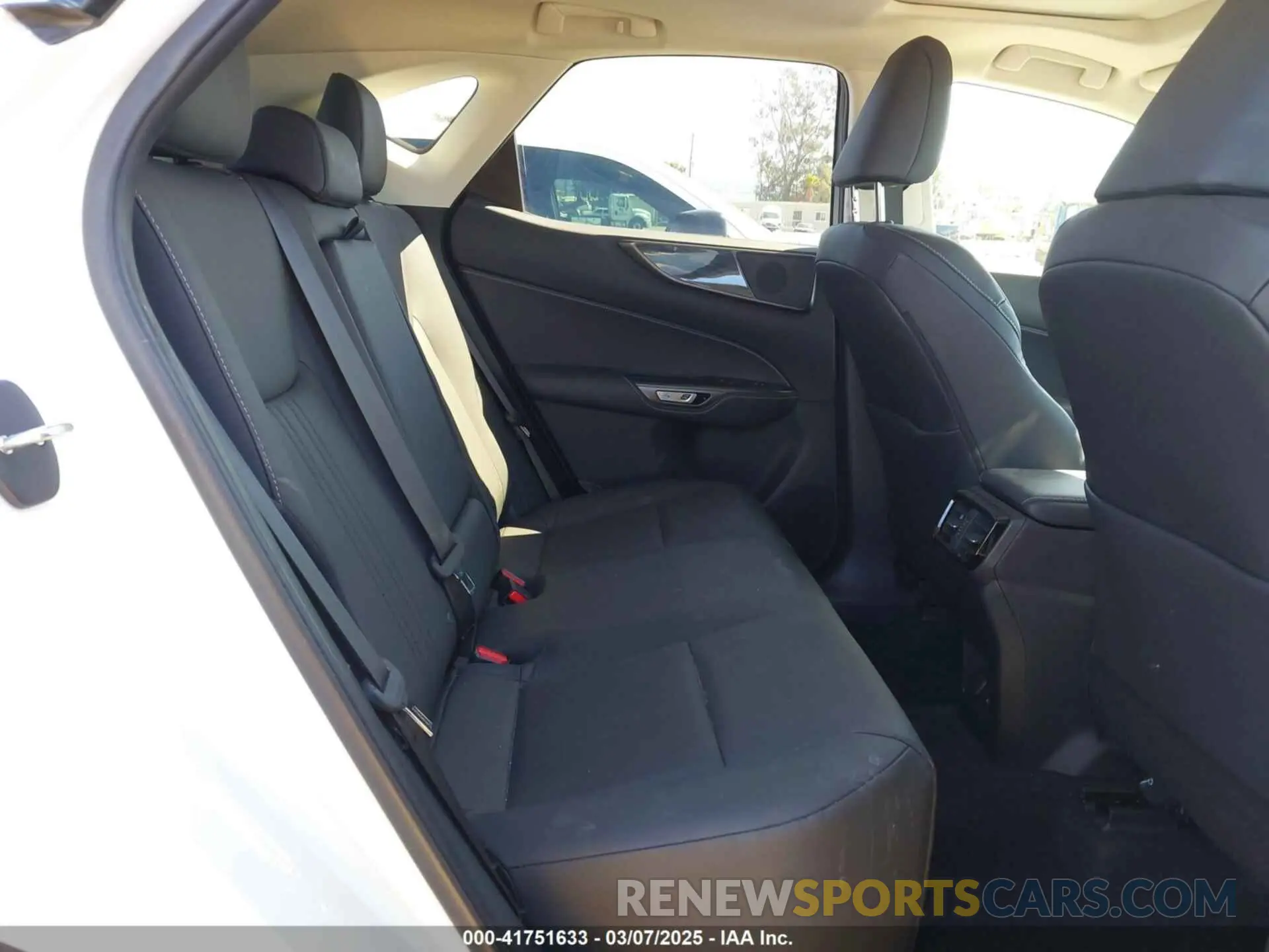8 fotografías del automóvil dañado 2T2GGCEZ6RC054338 LEXUS NX 350 2024