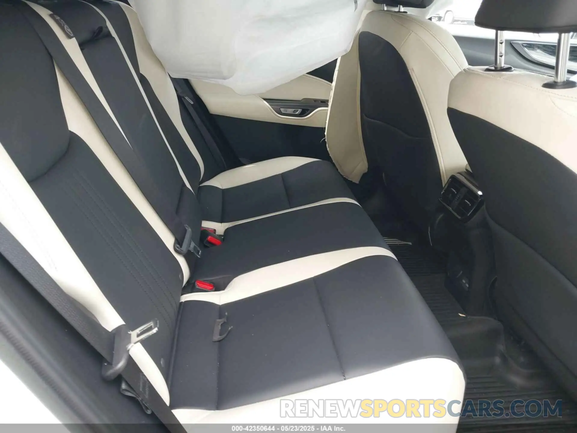 8 fotografías del automóvil dañado JTJGGCEZ3R5009923 LEXUS NX 350 2024