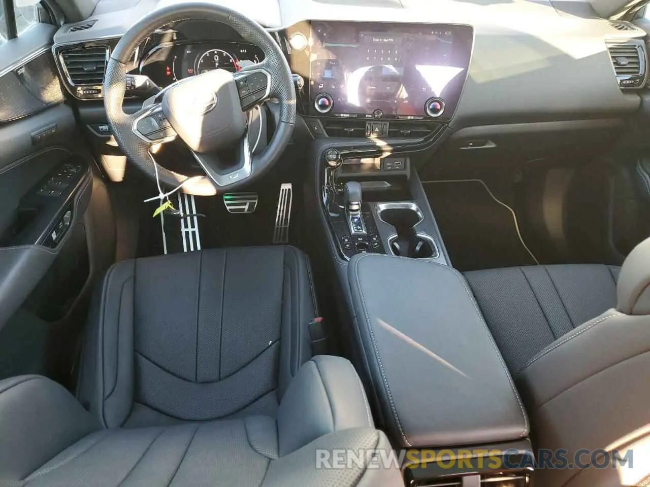 8 fotografías del automóvil dañado 2T2KGCEZ6RC057346 LEXUS NX 350 LUX 2024