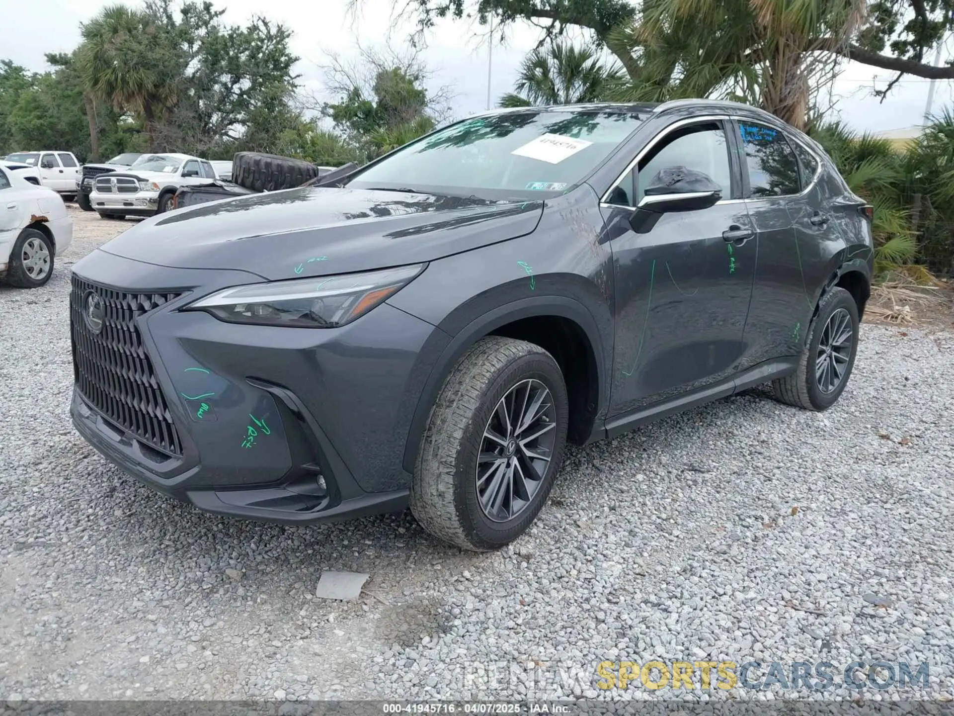 2 fotografías del automóvil dañado 2T2AKCEZ1NC001321 LEXUS NX 350H 2022