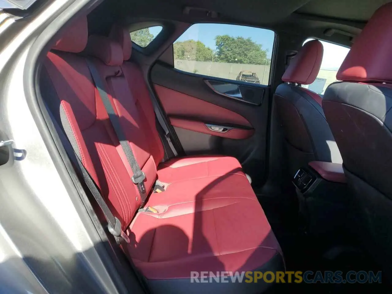 11 fotografías del automóvil dañado 2T2AKCEZ1NC006969 LEXUS NX 350H 2022
