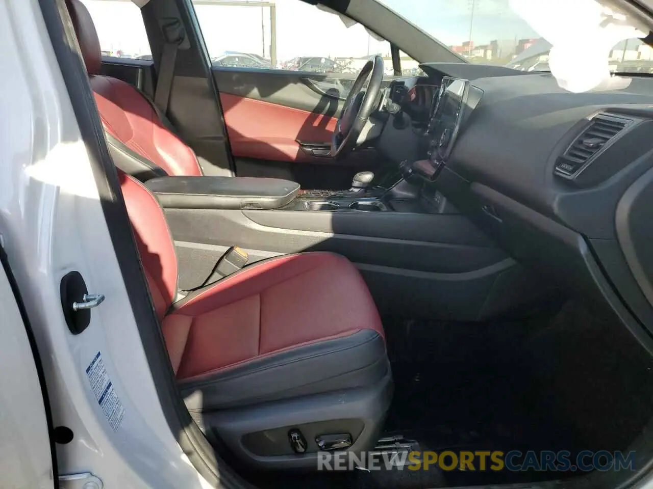 7 fotografías del automóvil dañado JTJAKCEZ0N2000242 LEXUS NX 350H 2022