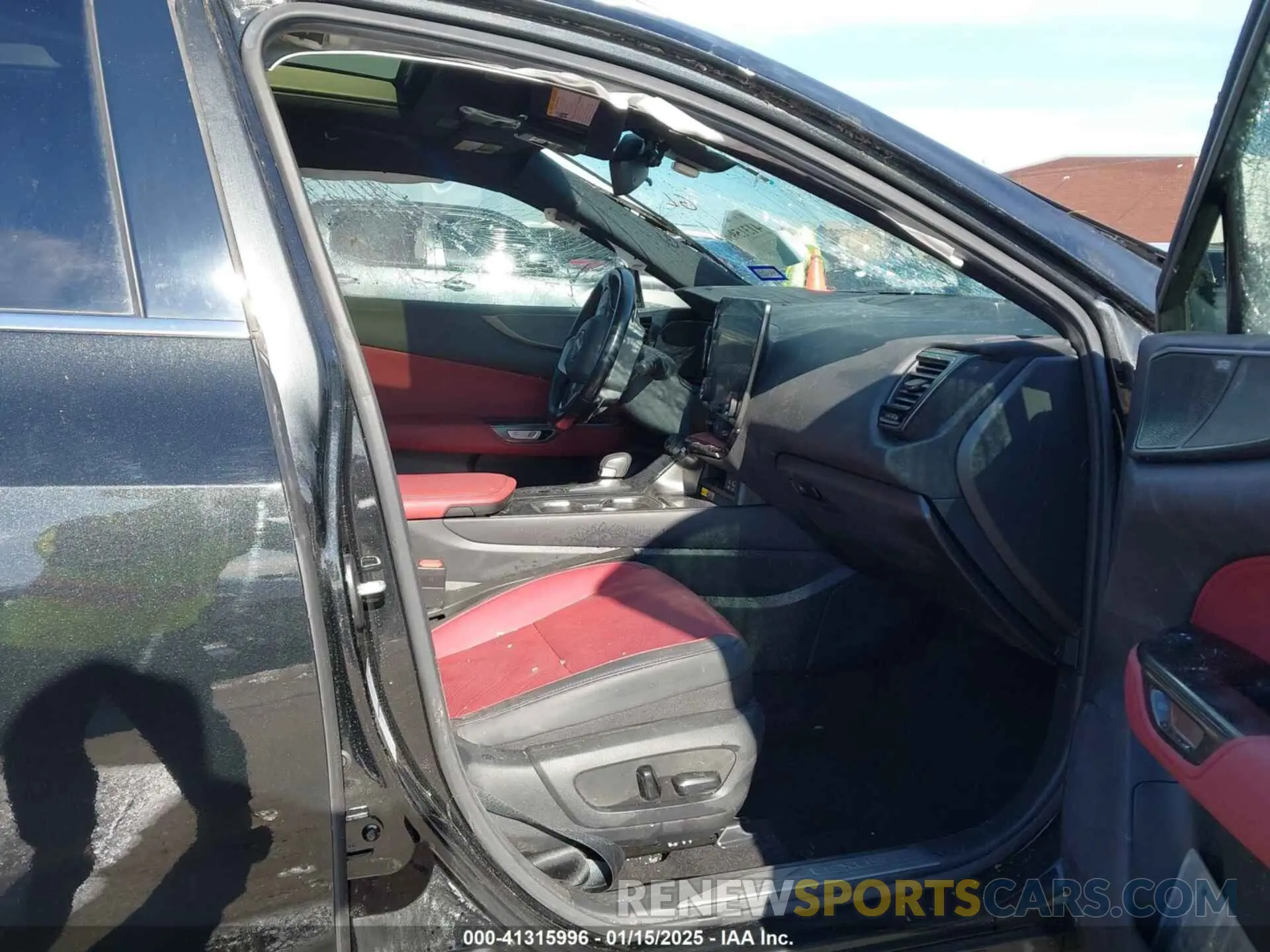 5 fotografías del automóvil dañado JTJHKCEZ6N2005122 LEXUS NX 350H 2022
