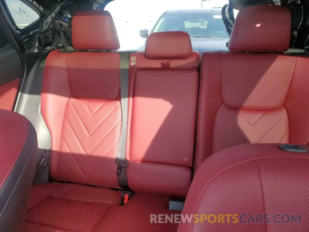 10 fotografías del automóvil dañado JTJHKCEZ8N2010063 LEXUS NX 350H 2022