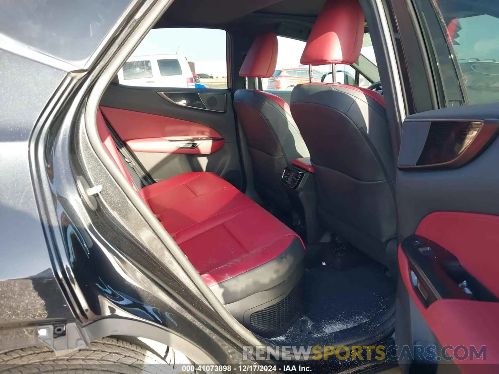 8 fotografías del automóvil dañado 2T2AKCEZ4PC010808 LEXUS NX 350H 2023
