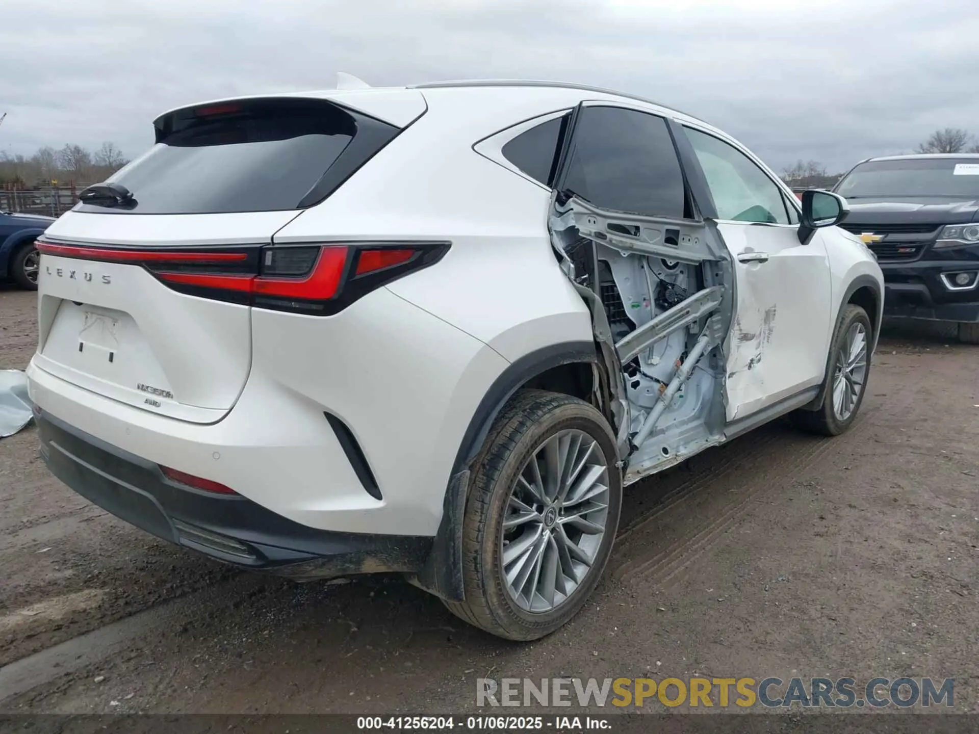 4 fotografías del automóvil dañado 2T2GKCEZ7PC010909 LEXUS NX 350H 2023