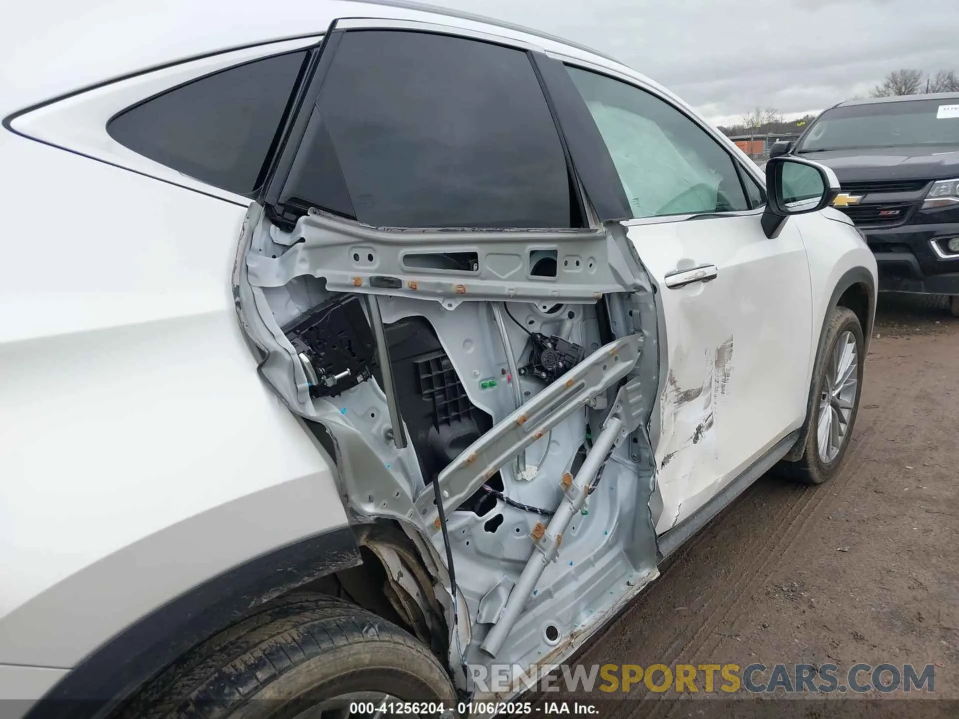 6 fotografías del automóvil dañado 2T2GKCEZ7PC010909 LEXUS NX 350H 2023