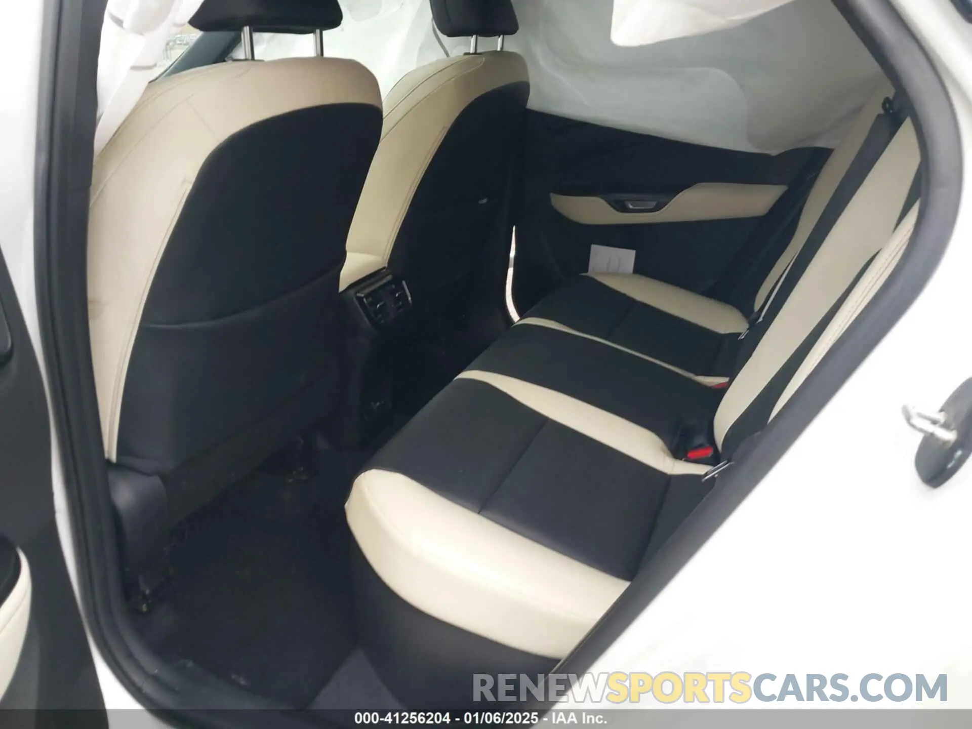 8 fotografías del automóvil dañado 2T2GKCEZ7PC010909 LEXUS NX 350H 2023