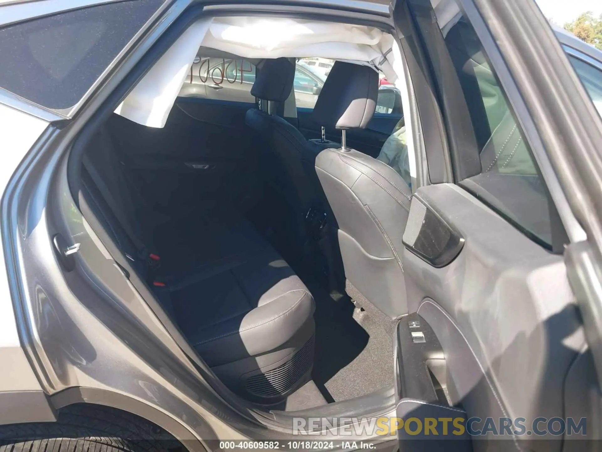 8 fotografías del automóvil dañado 2T2HKCEZ1PC013650 LEXUS NX 350H 2023