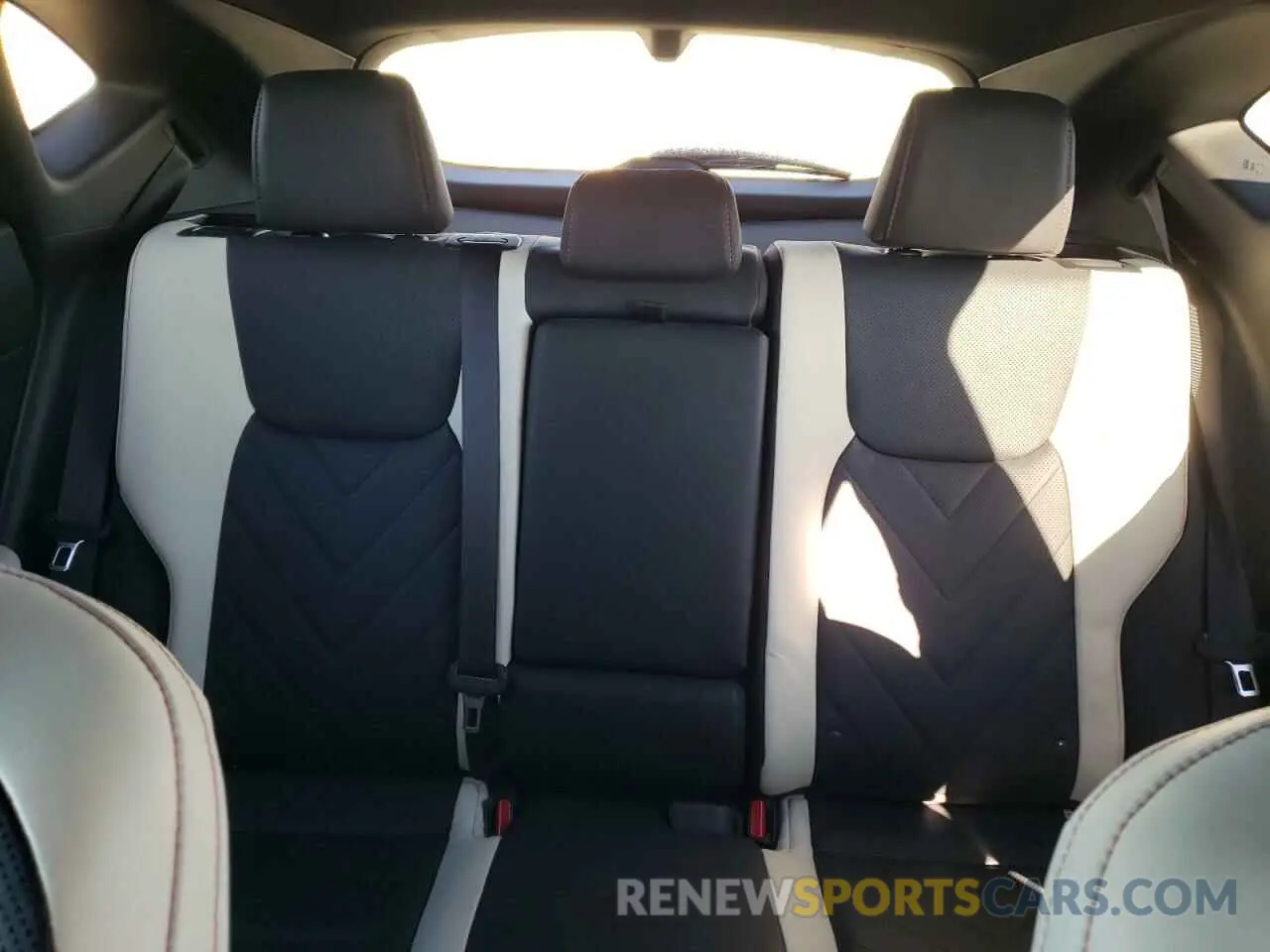 10 fotografías del automóvil dañado 2T2HKCEZ5PC013411 LEXUS NX 350H 2023