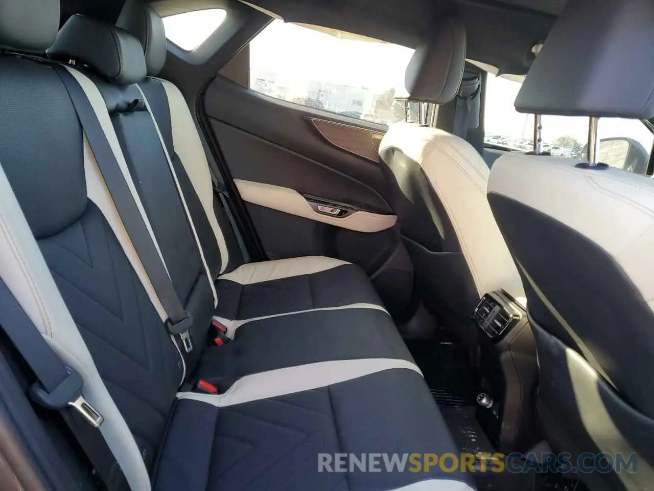 11 fotografías del automóvil dañado 2T2HKCEZ5PC014073 LEXUS NX 350H 2023