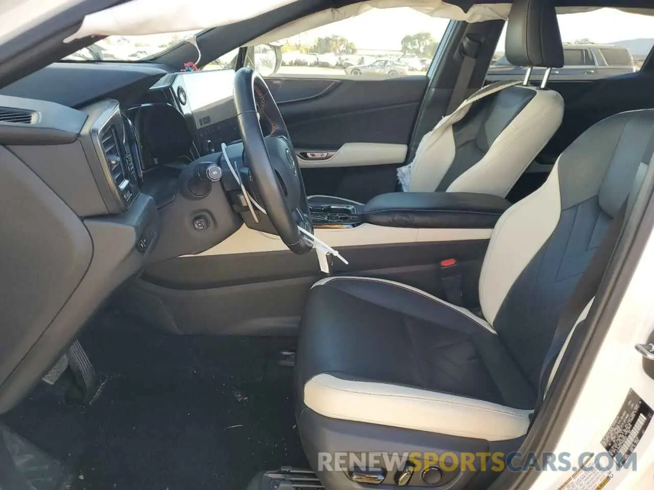 7 fotografías del automóvil dañado JTJHKCEZ1P5008530 LEXUS NX 350H 2023