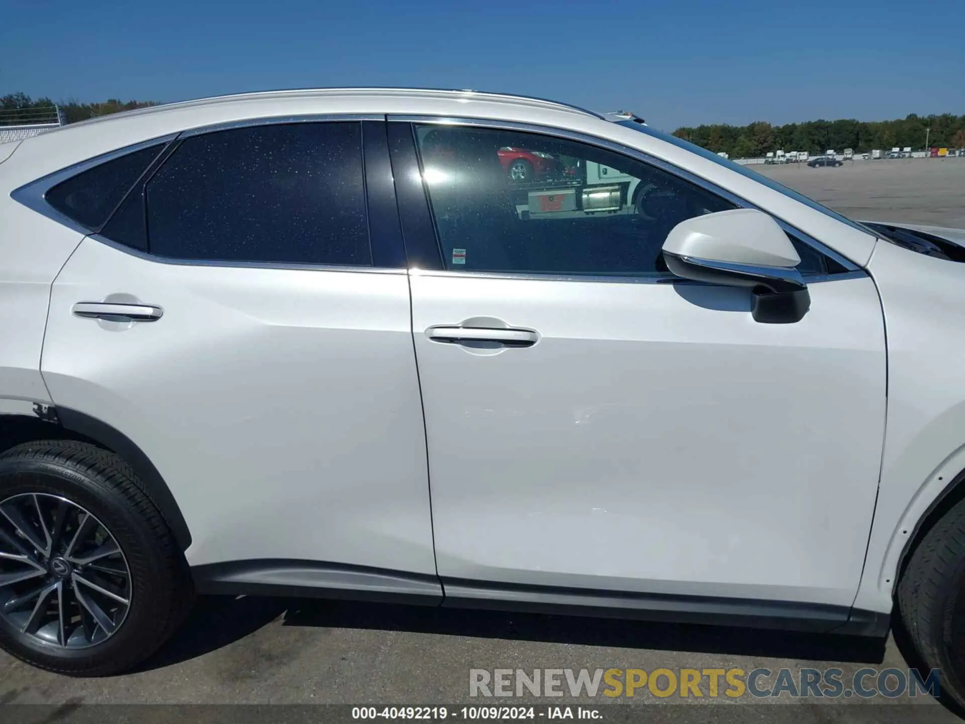 14 fotografías del automóvil dañado 2T2AKCEZ7RC030229 LEXUS NX 350H 2024
