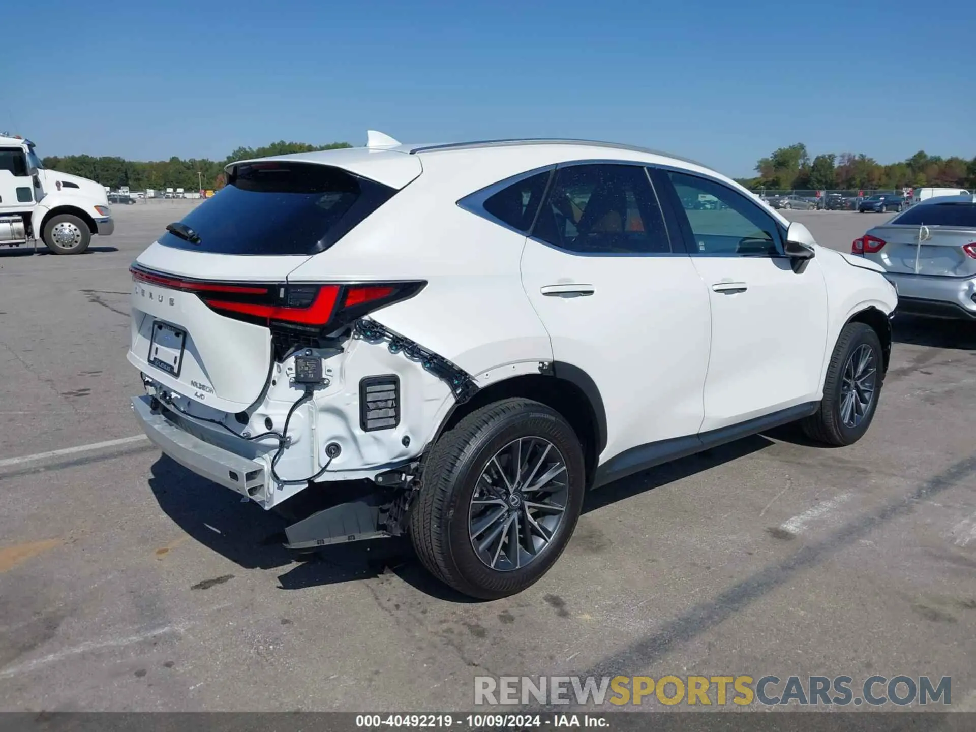 4 fotografías del automóvil dañado 2T2AKCEZ7RC030229 LEXUS NX 350H 2024