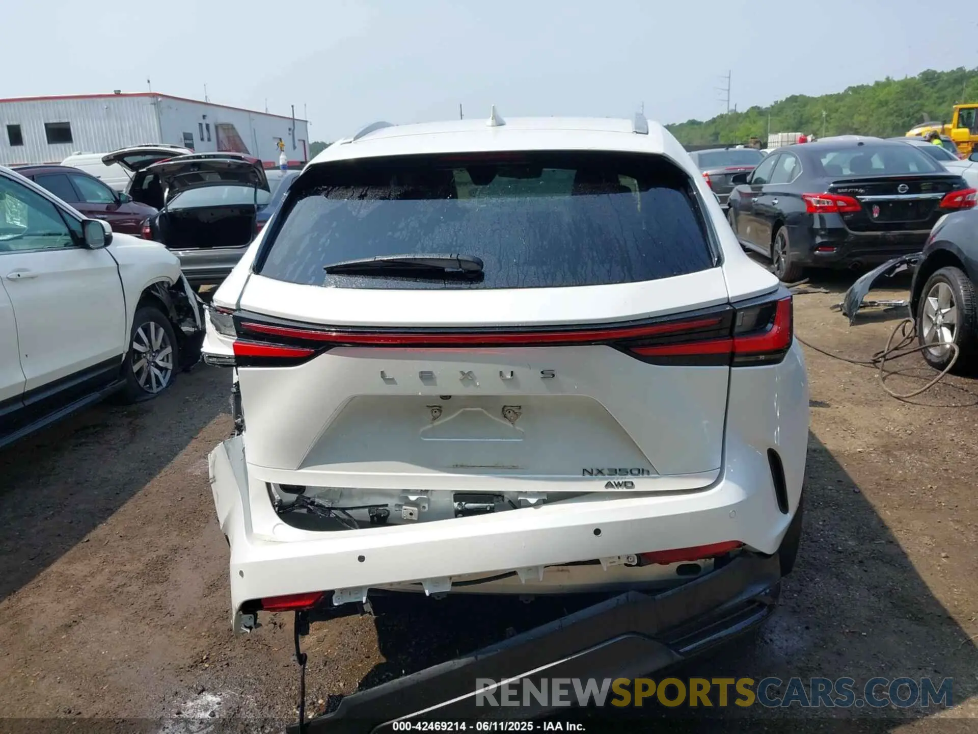 16 fotografías del automóvil dañado 2T2GKCEZ2RC020010 LEXUS NX 350H 2024