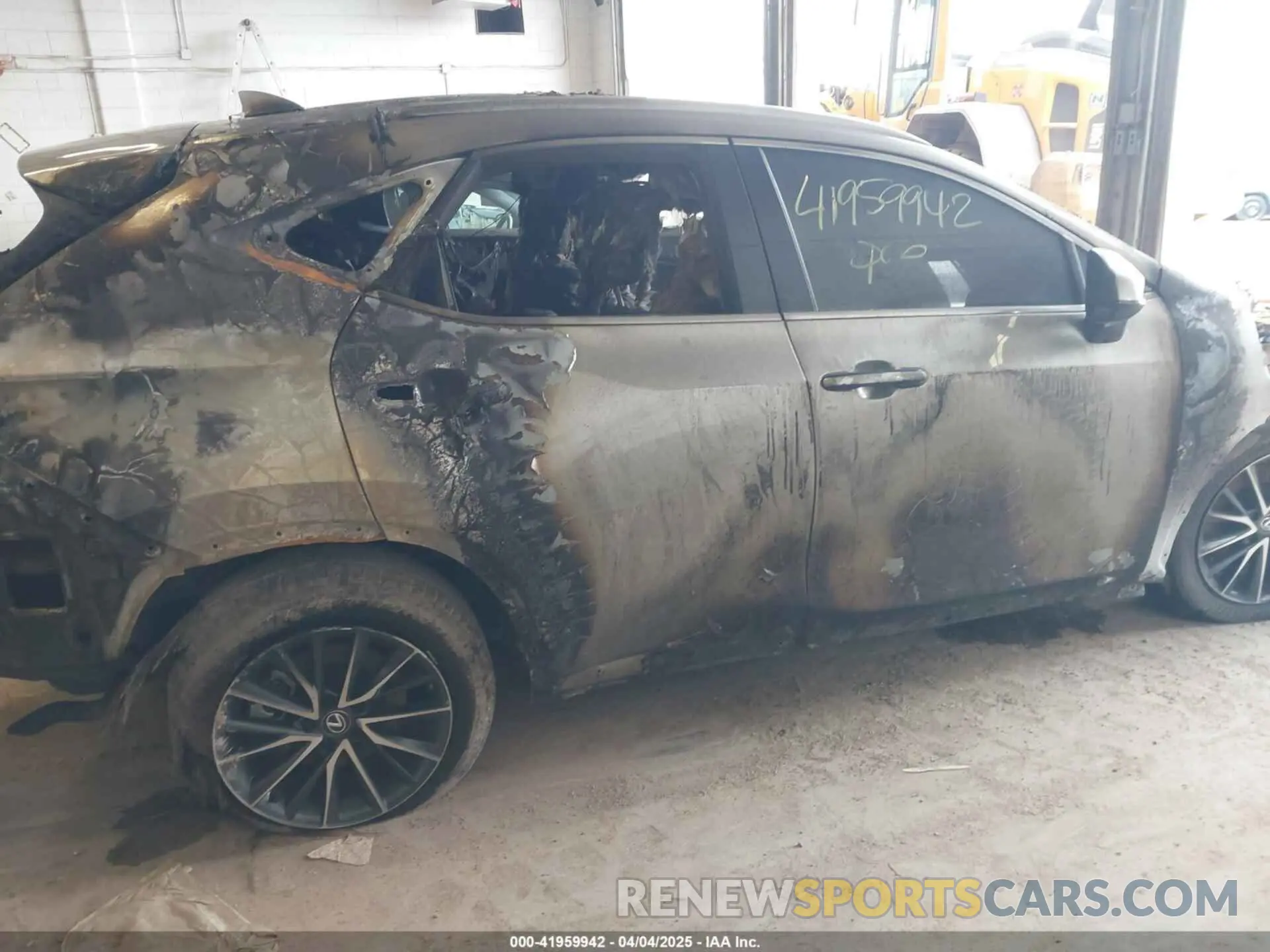 12 fotografías del automóvil dañado 2T2GKCEZXRC020420 LEXUS NX 350H 2024