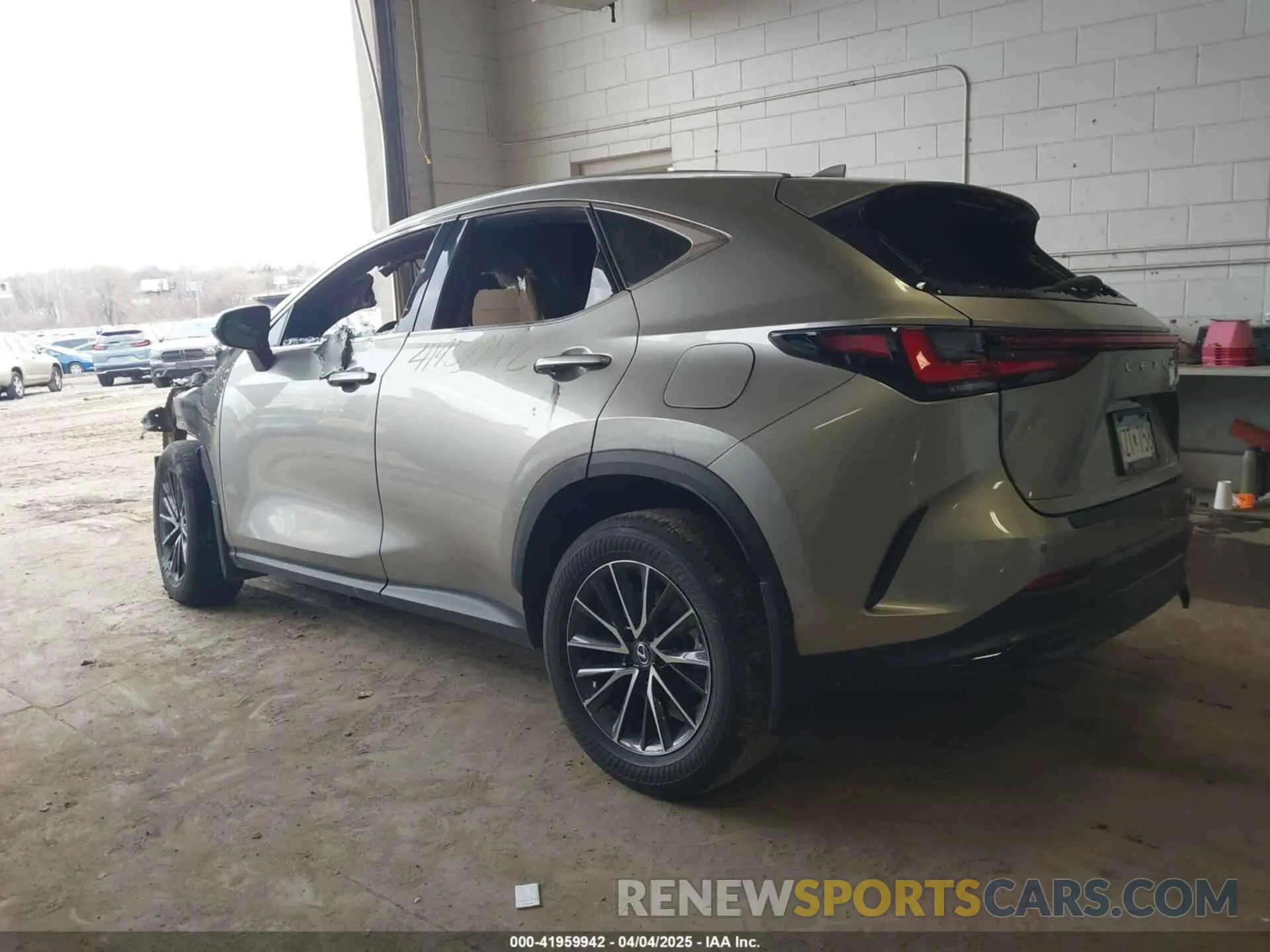 3 fotografías del automóvil dañado 2T2GKCEZXRC020420 LEXUS NX 350H 2024