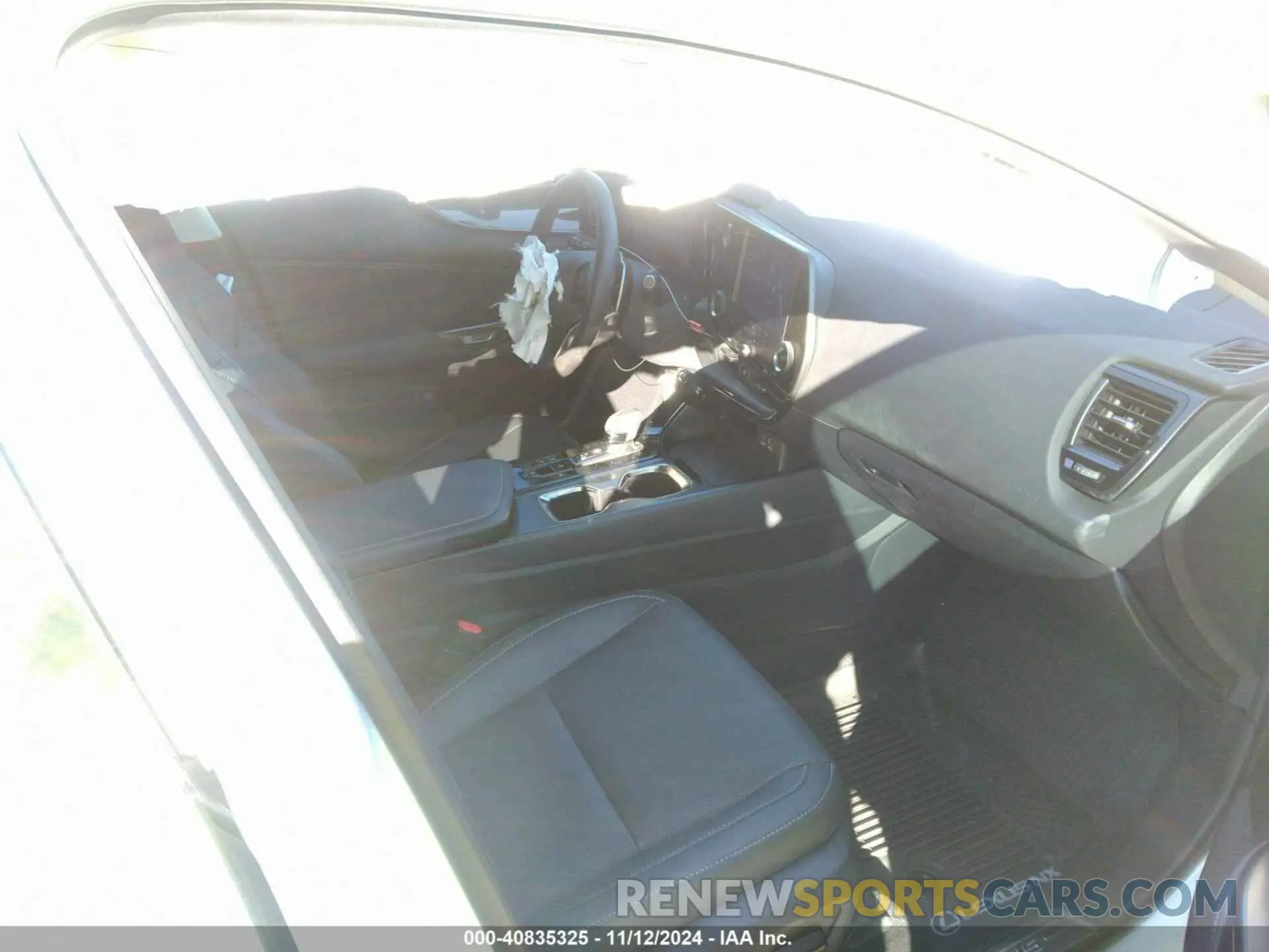 5 fotografías del automóvil dañado JTJAKCEZ7R5018242 LEXUS NX 350H 2024
