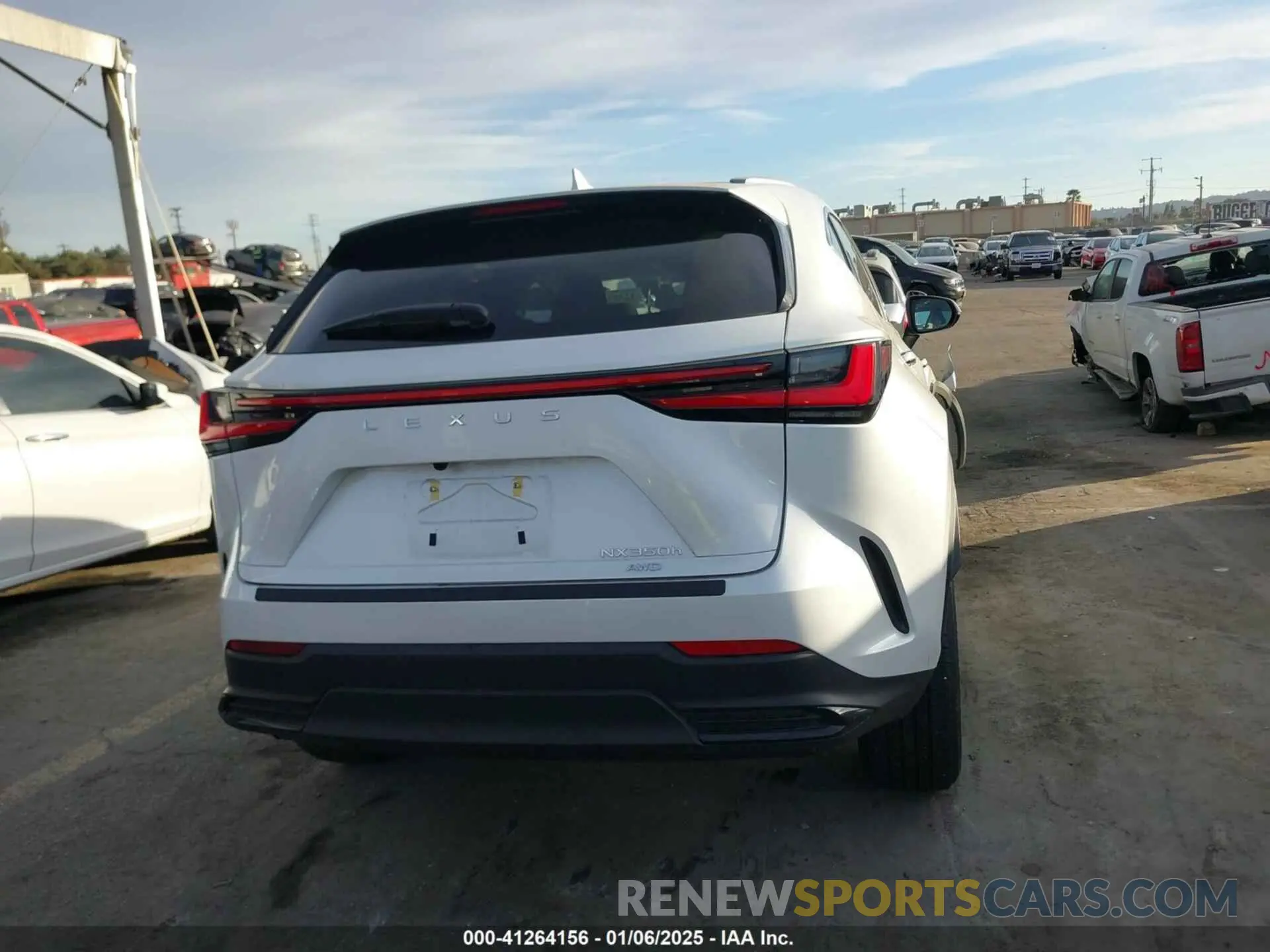16 fotografías del automóvil dañado JTJAKCEZ9R2024528 LEXUS NX 350H 2024
