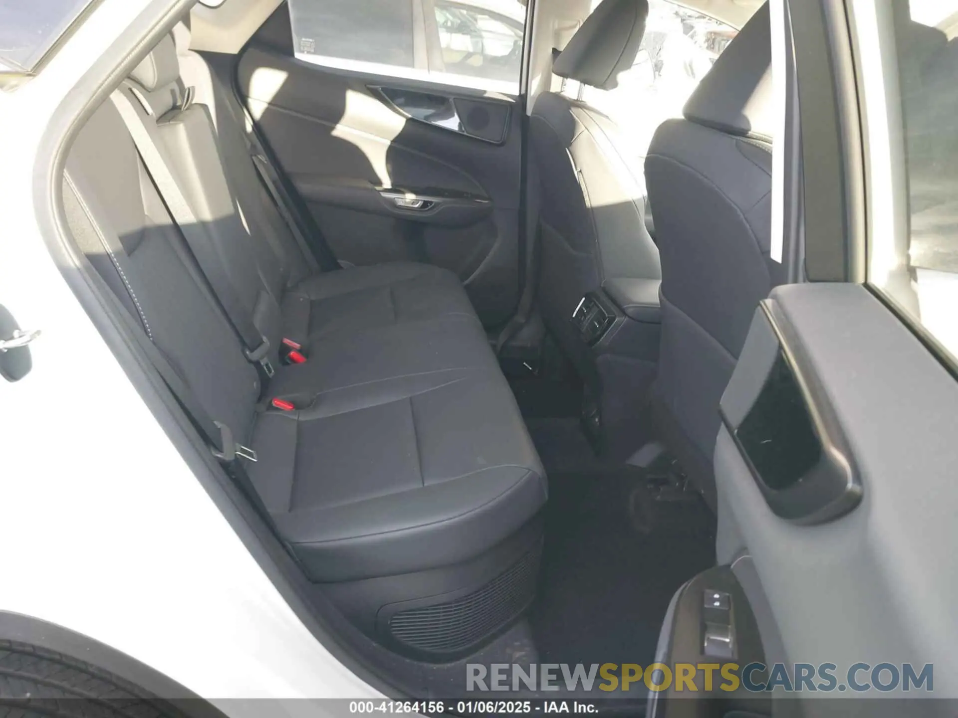 8 fotografías del automóvil dañado JTJAKCEZ9R2024528 LEXUS NX 350H 2024