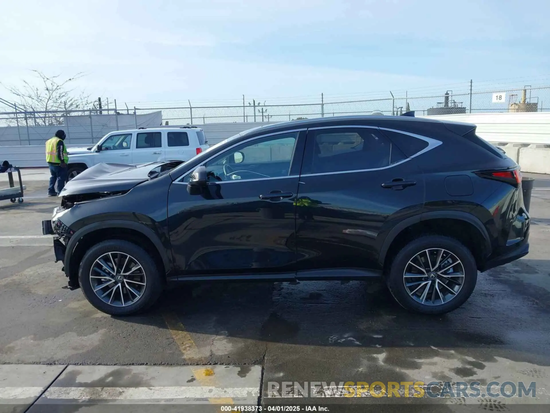 14 fotografías del automóvil dañado JTJGKCEZ3R2034112 LEXUS NX 350H 2024