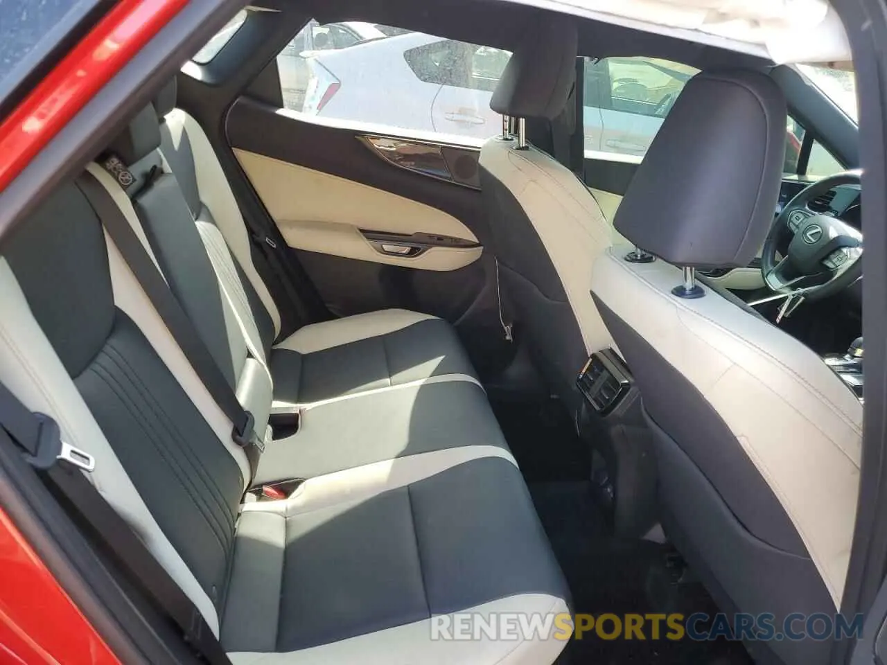 11 fotografías del automóvil dañado JTJGKCEZ6R2024626 LEXUS NX 350H 2024