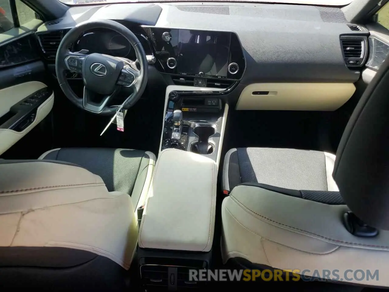 8 fotografías del automóvil dañado JTJGKCEZ6R2024626 LEXUS NX 350H 2024