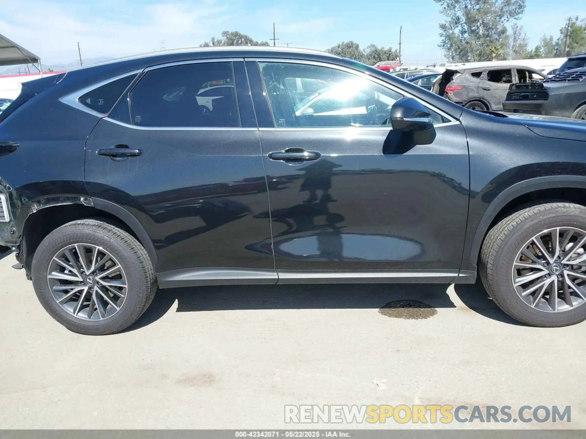 14 fotografías del automóvil dañado JTJGKCEZ6R2033231 LEXUS NX 350H 2024