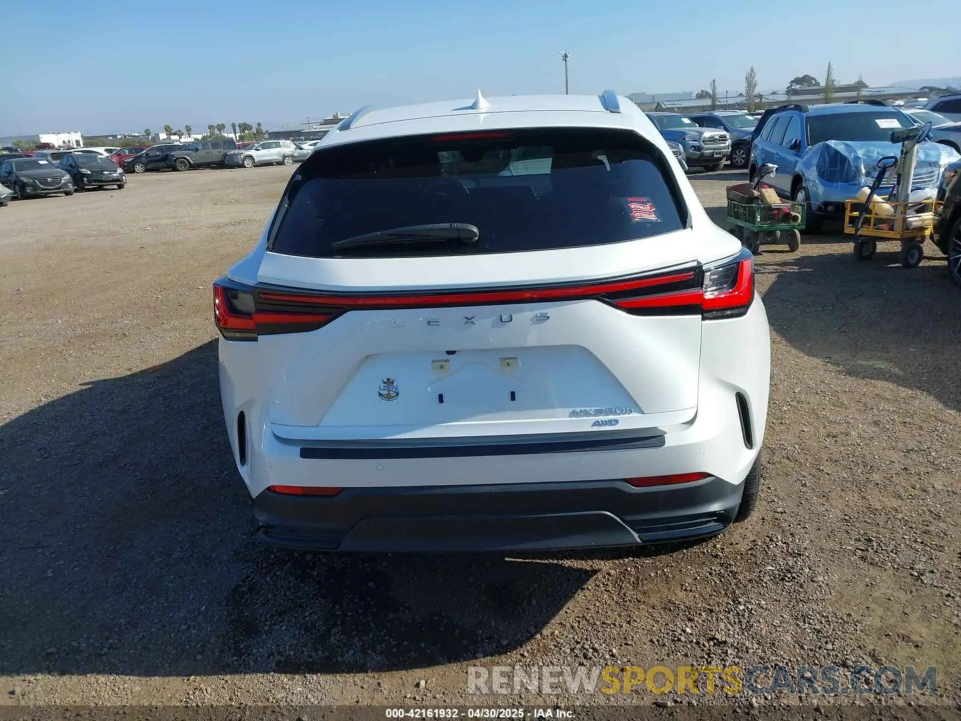 17 fotografías del automóvil dañado JTJGKCEZXR5013787 LEXUS NX 350H 2024
