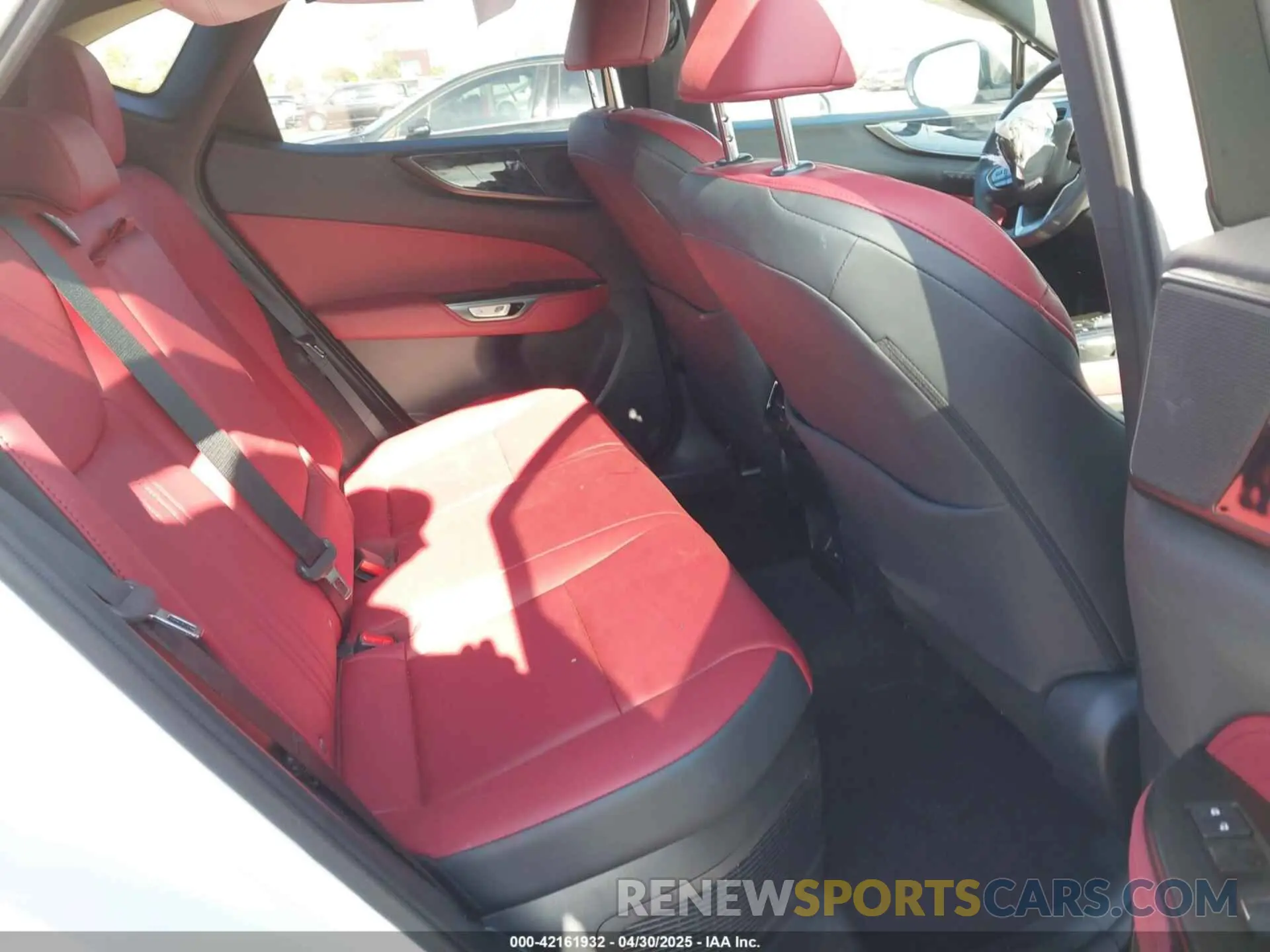 8 fotografías del automóvil dañado JTJGKCEZXR5013787 LEXUS NX 350H 2024