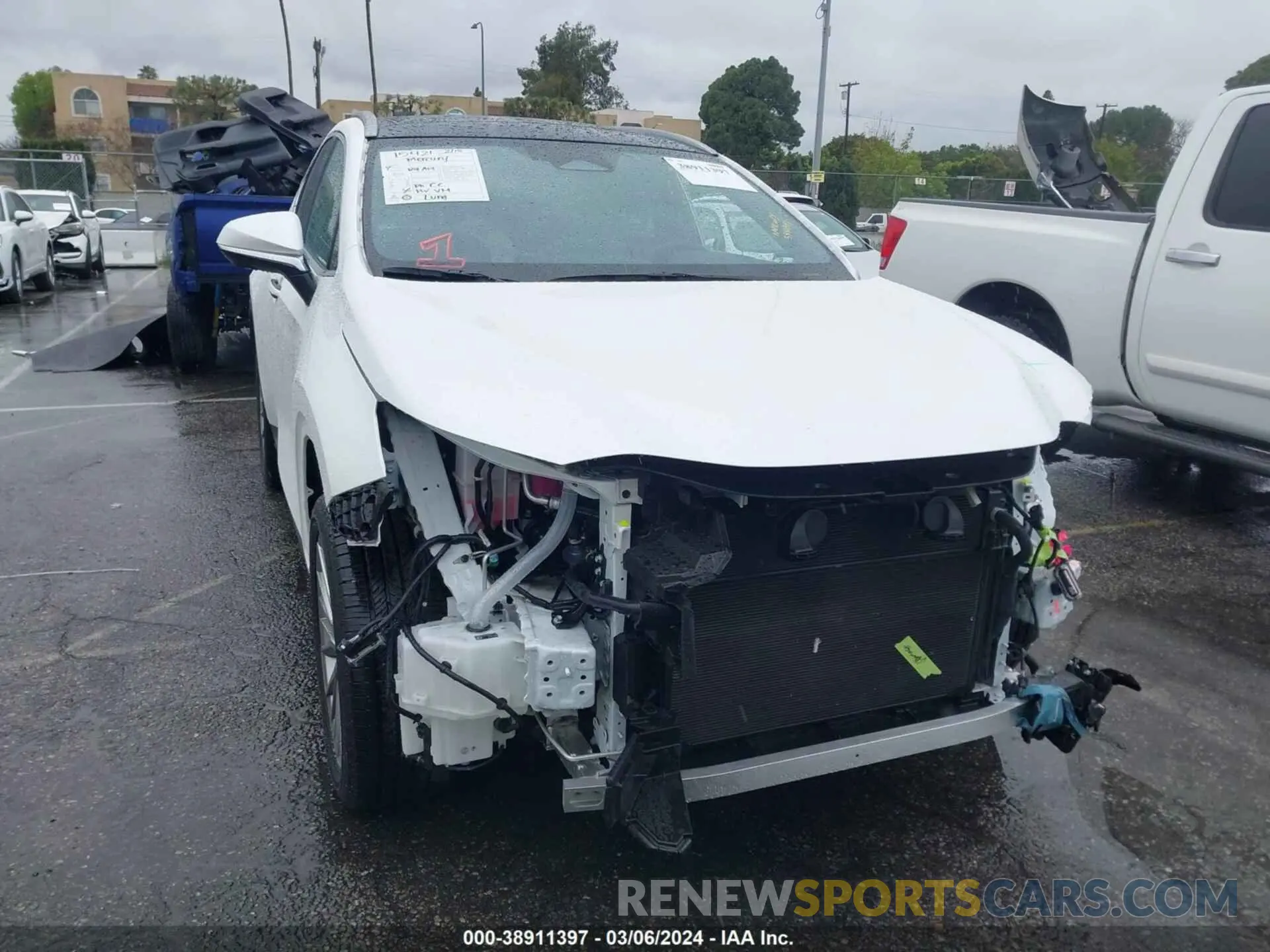 13 fotografías del automóvil dañado JTJHKCEZ3R5010640 LEXUS NX 350H 2024