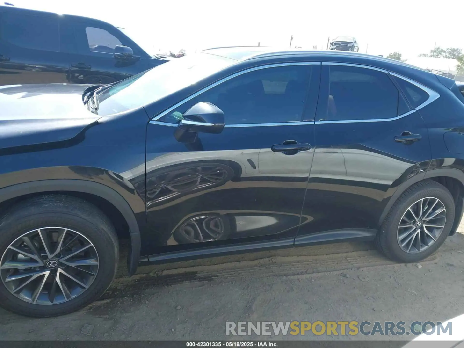 15 fotografías del automóvil dañado 2T2AKCEZ5SC035967 LEXUS NX 350H 2025