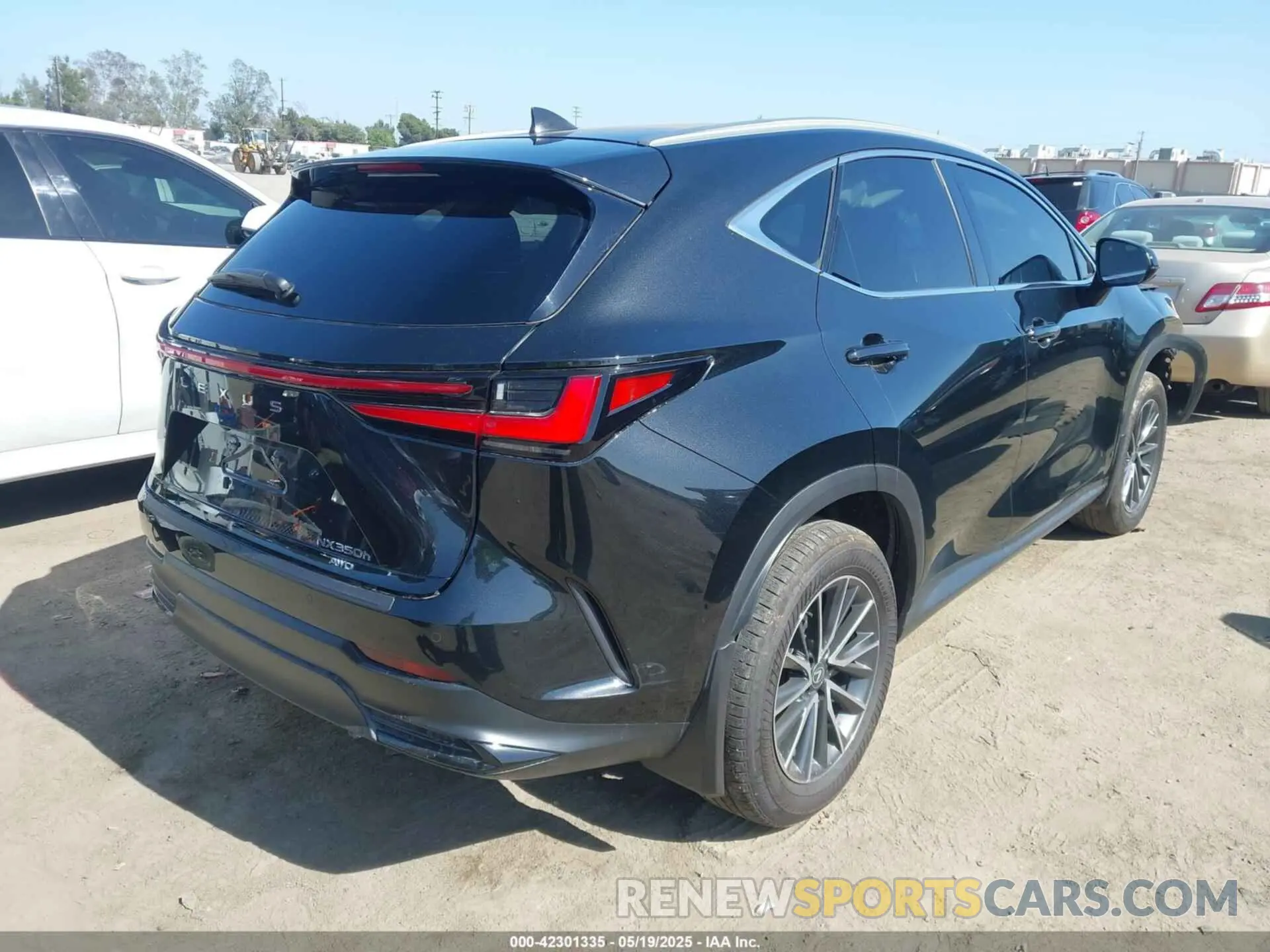 4 fotografías del automóvil dañado 2T2AKCEZ5SC035967 LEXUS NX 350H 2025