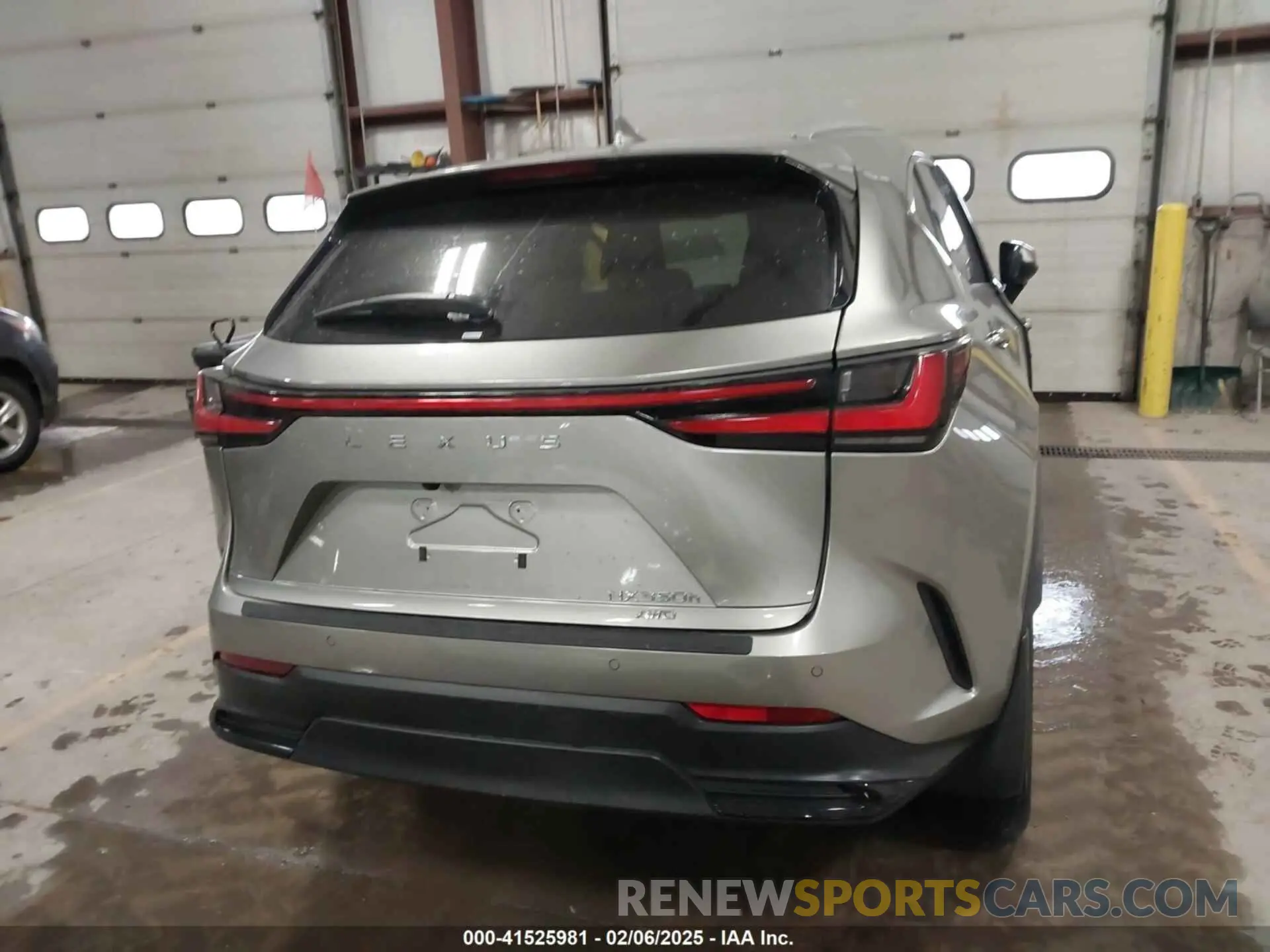 16 fotografías del automóvil dañado 2T2AKCEZ8SC043058 LEXUS NX 350H 2025