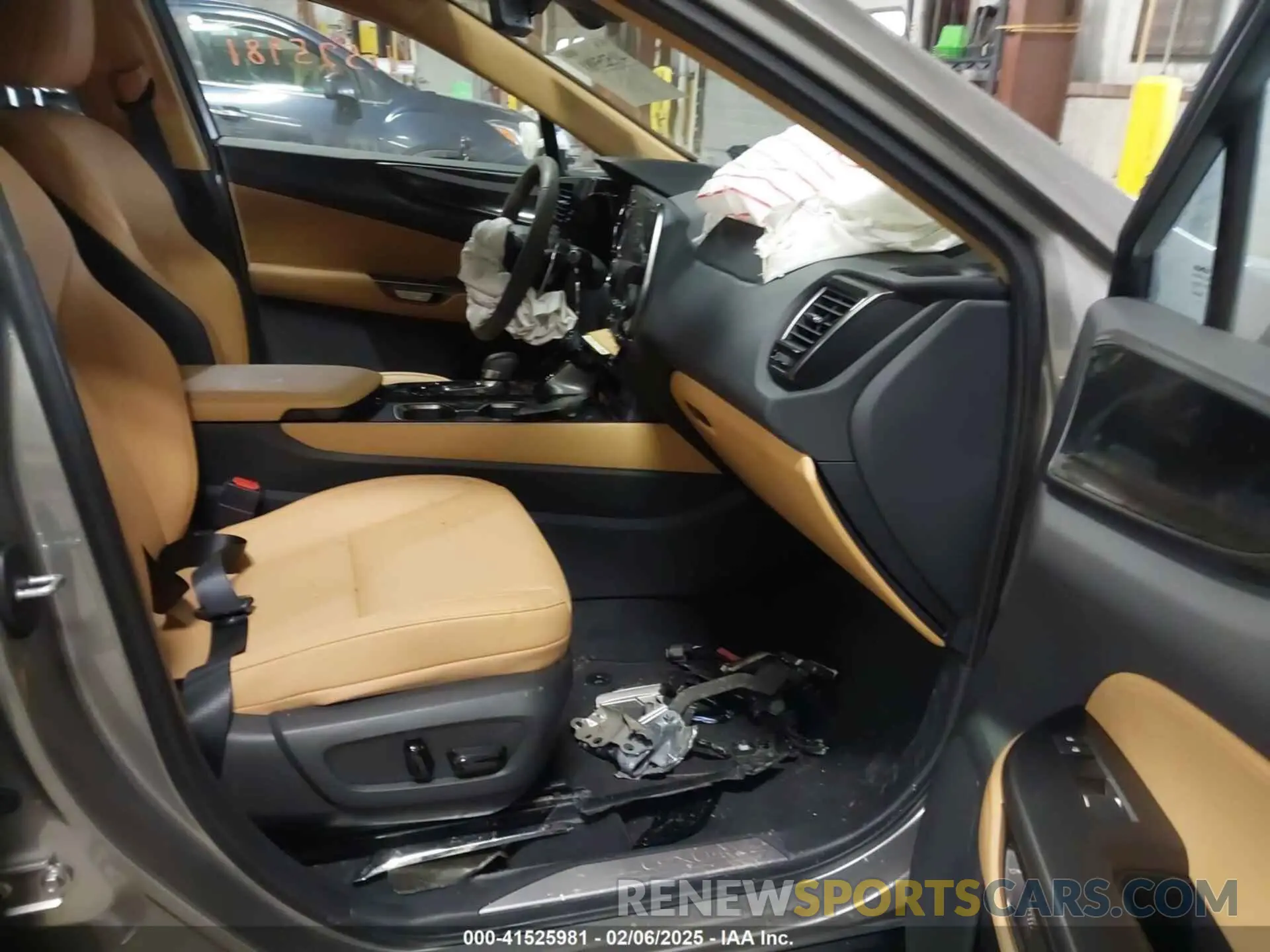 5 fotografías del automóvil dañado 2T2AKCEZ8SC043058 LEXUS NX 350H 2025