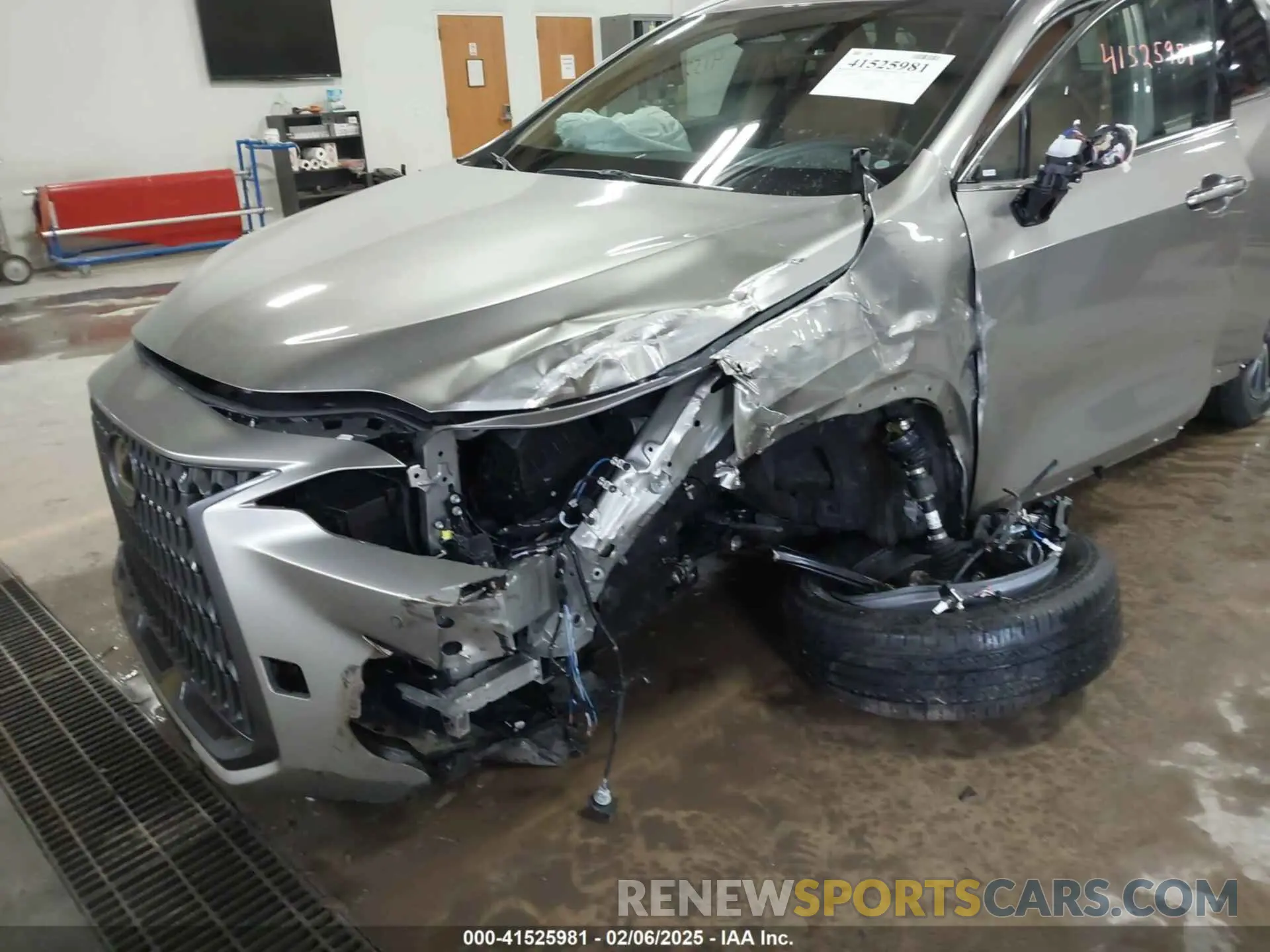 6 fotografías del automóvil dañado 2T2AKCEZ8SC043058 LEXUS NX 350H 2025