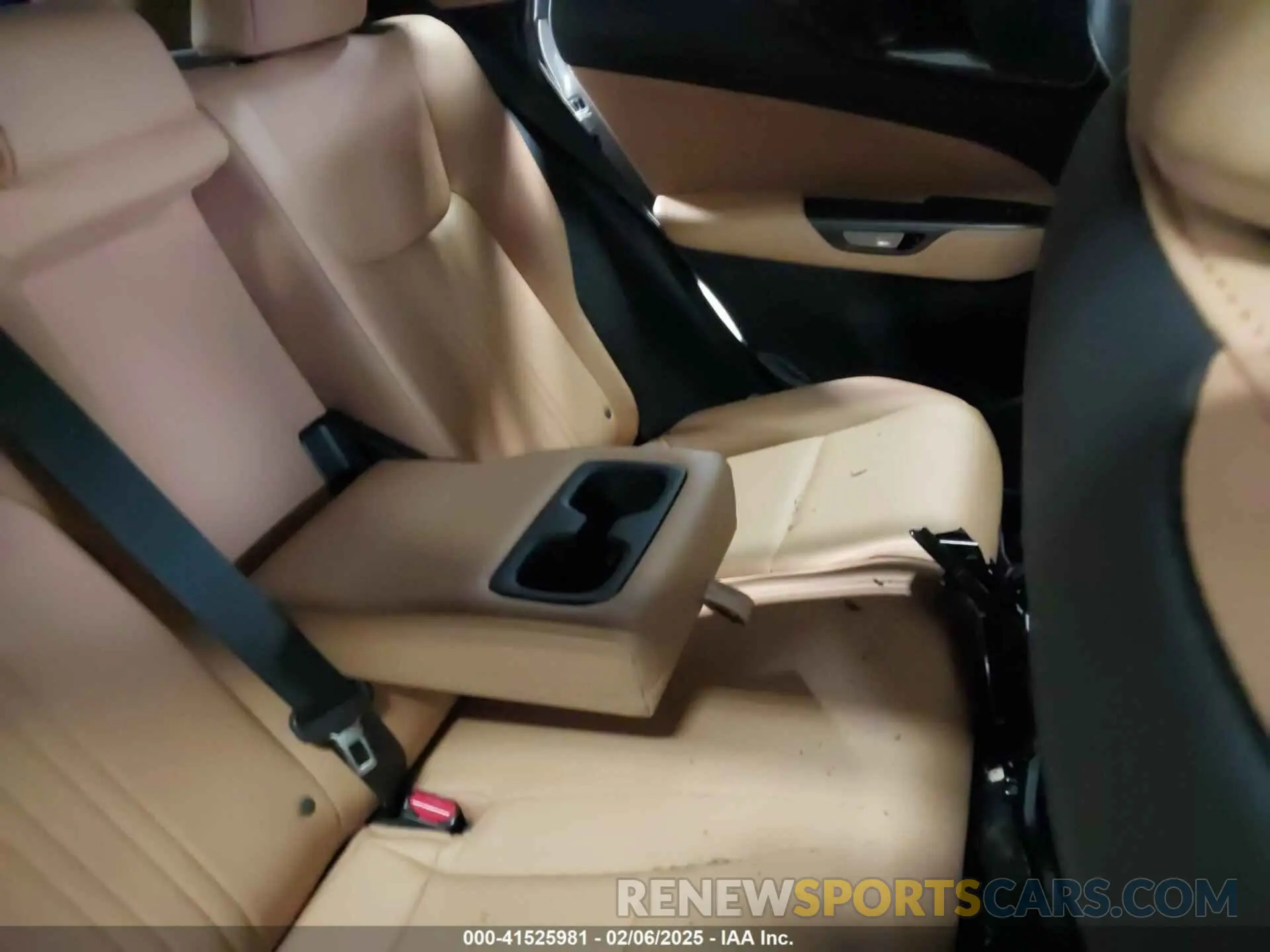8 fotografías del automóvil dañado 2T2AKCEZ8SC043058 LEXUS NX 350H 2025