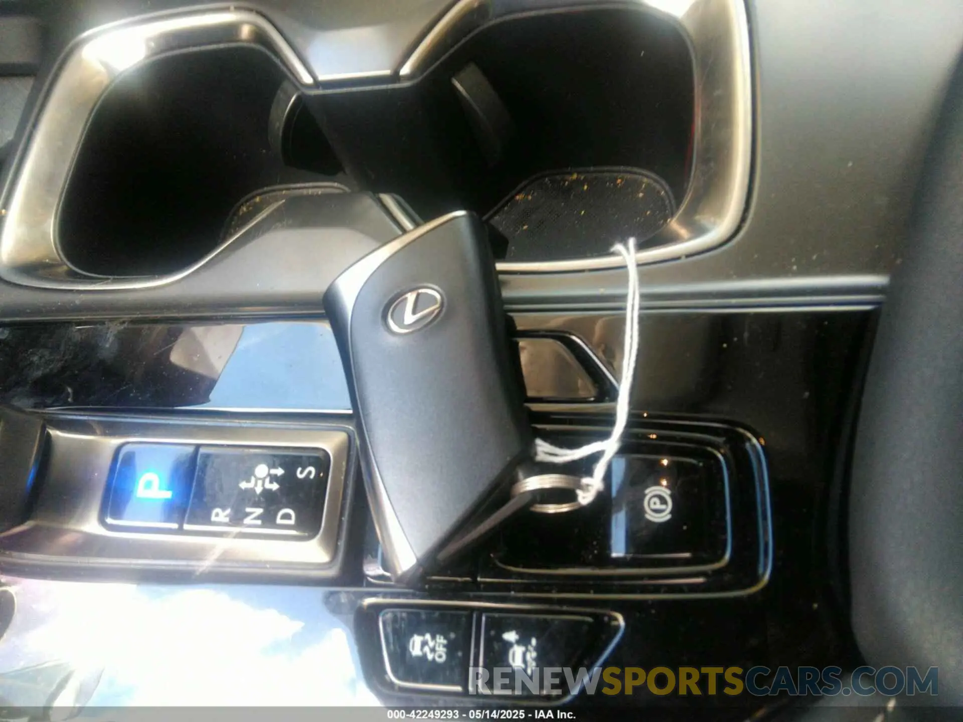 11 fotografías del automóvil dañado 2T2GKCEZ2SC032602 LEXUS NX 350H 2025