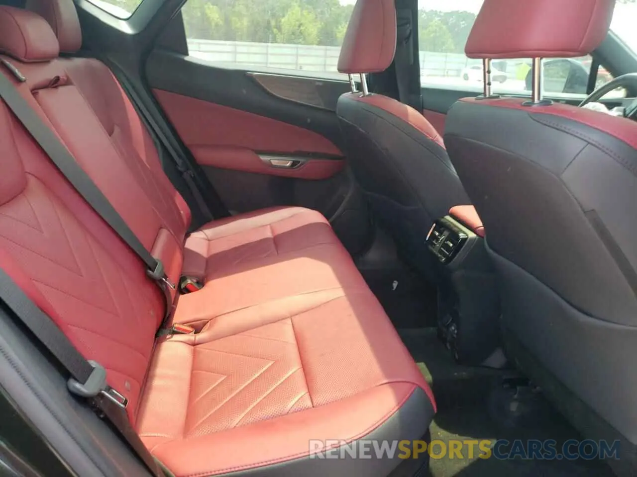 11 fotografías del automóvil dañado JTJHKCEZXR5011784 LEXUS NX 350H BA 2024