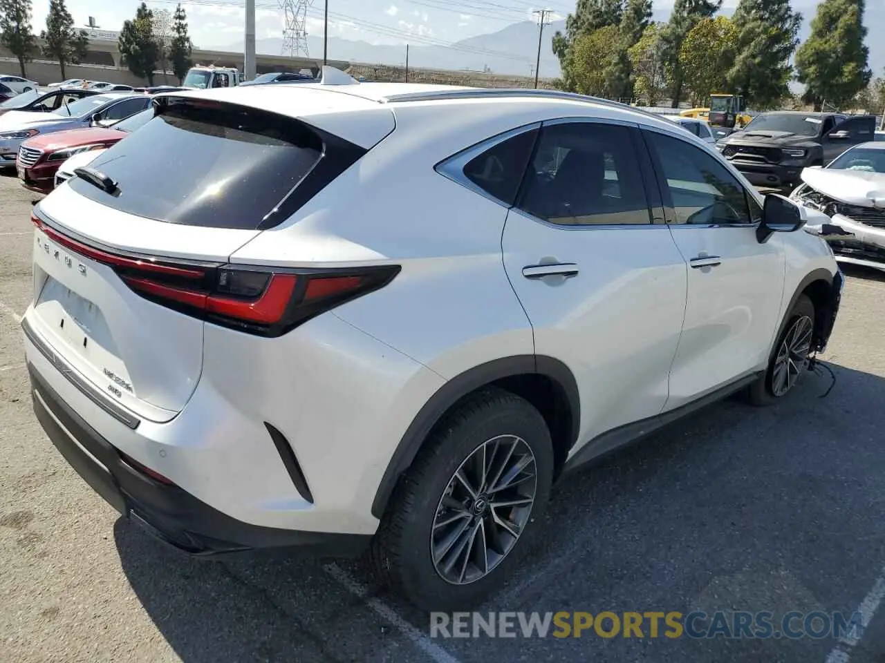 3 fotografías del automóvil dañado JTJGKCEZXS2046795 LEXUS NX 350H BA 2025