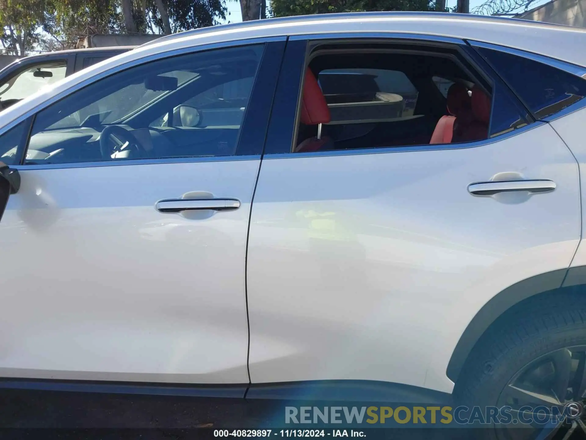 14 fotografías del automóvil dañado JTJHKCFZ6N2009153 LEXUS NX 450H+ 2022